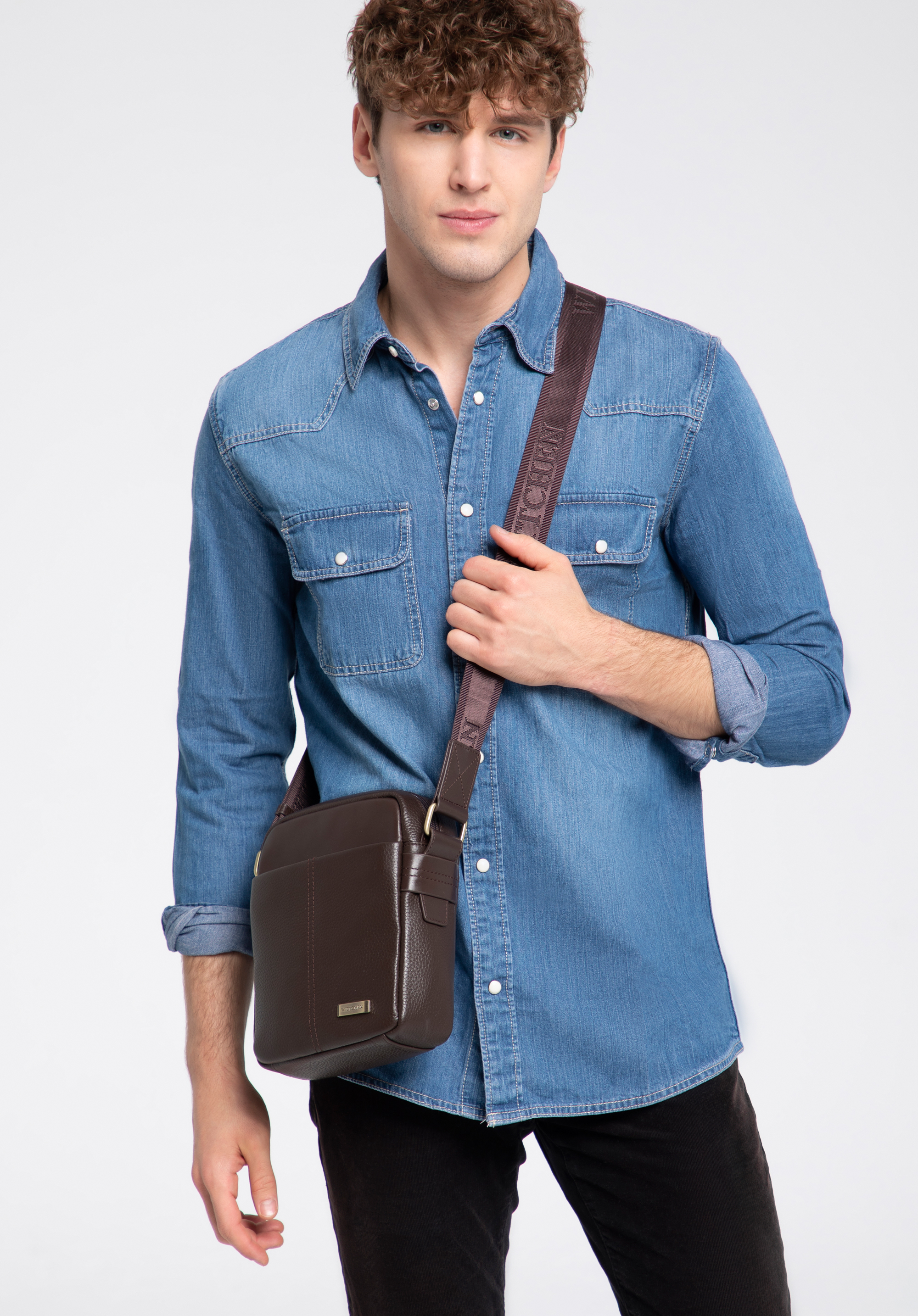 Kleine Umhängetasche aus Leder für Herren, dunkelbraun, 96-4U-804-4, Bild 1