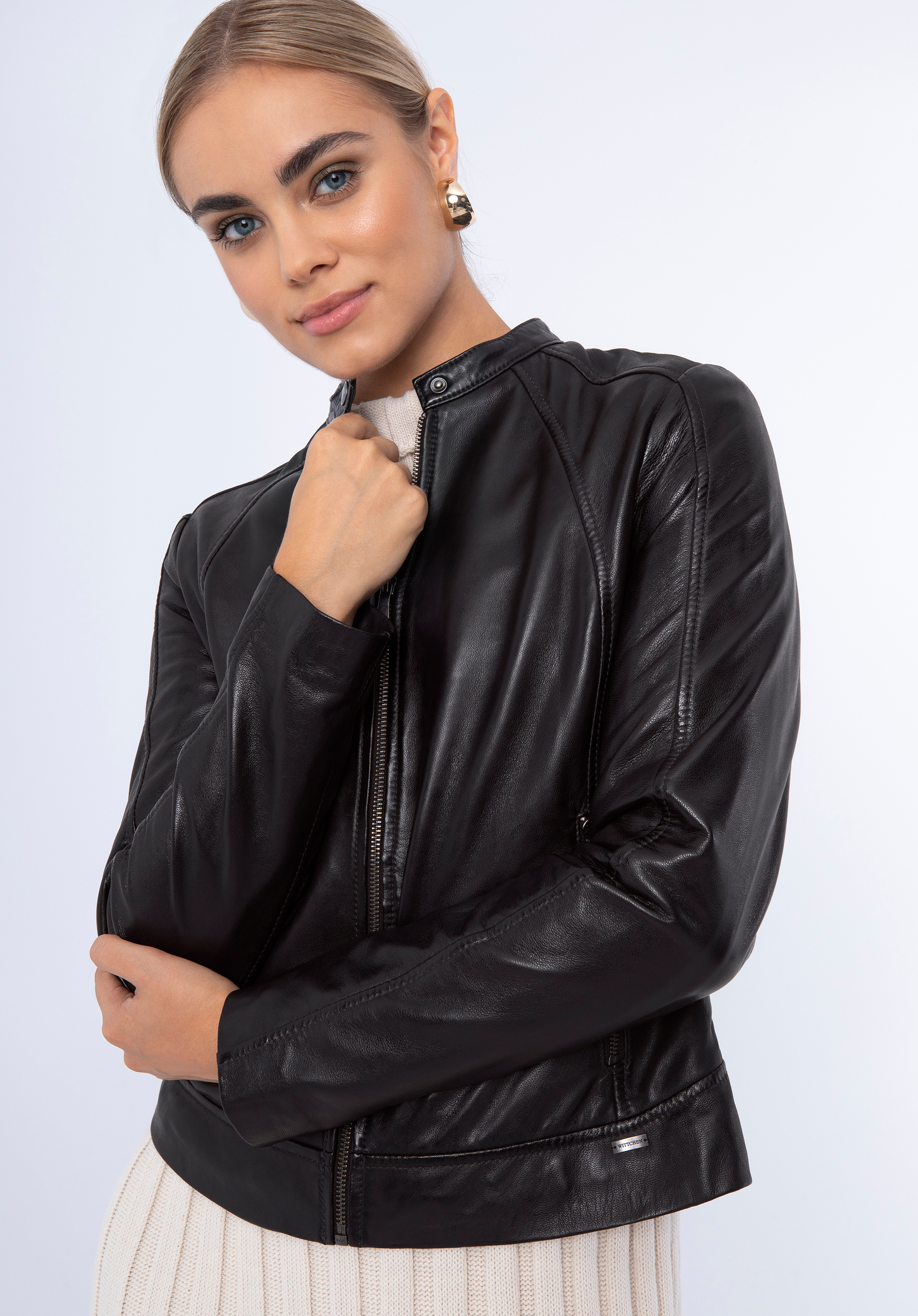 Klassische Damenjacke aus Leder mit Stehkragen, dunkelbraun, 97-09-804-4-M, Bild 1