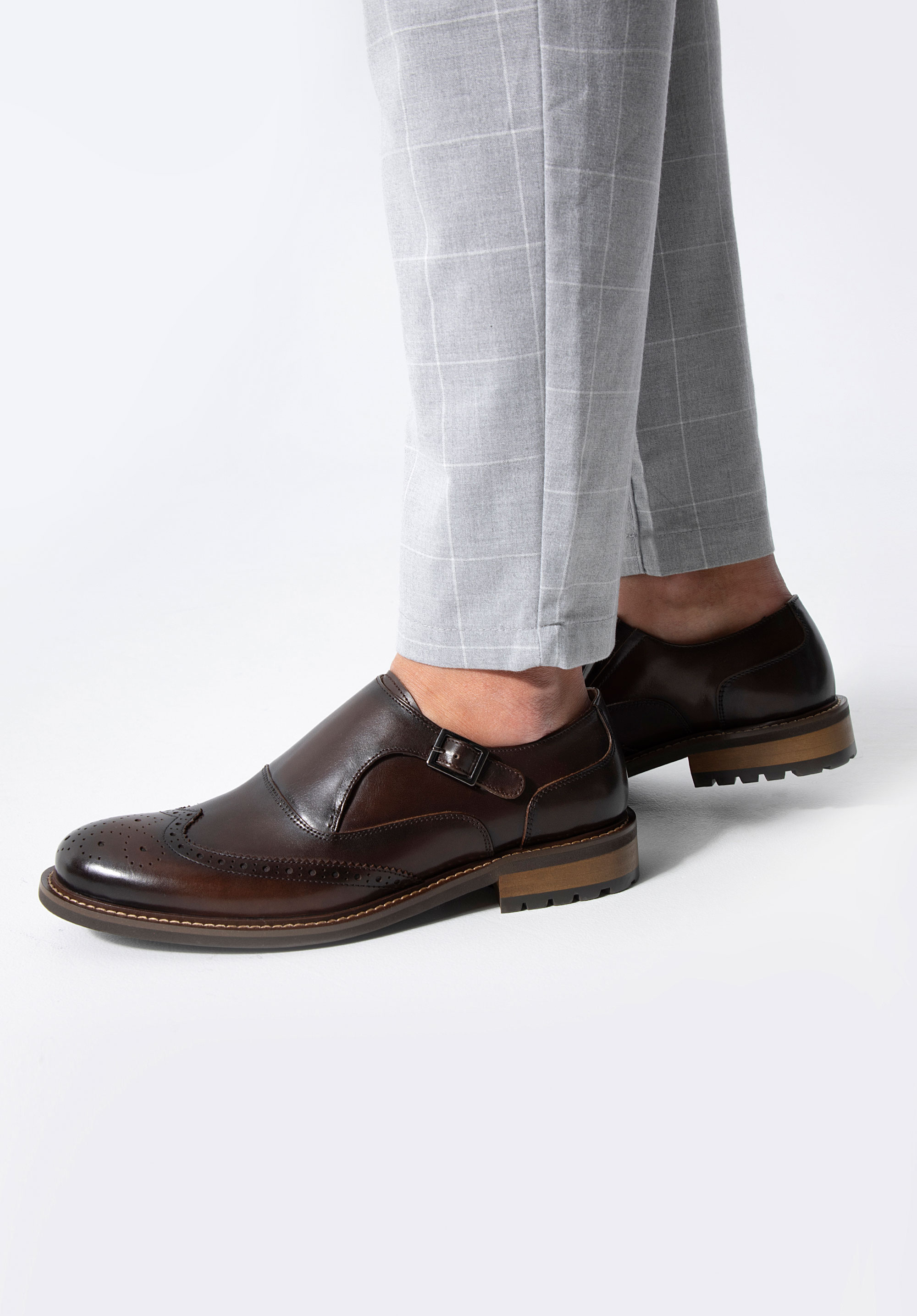 Monks aus gestanztem Leder für Herren, dunkelbraun, 98-M-714-5-44, Bild 1