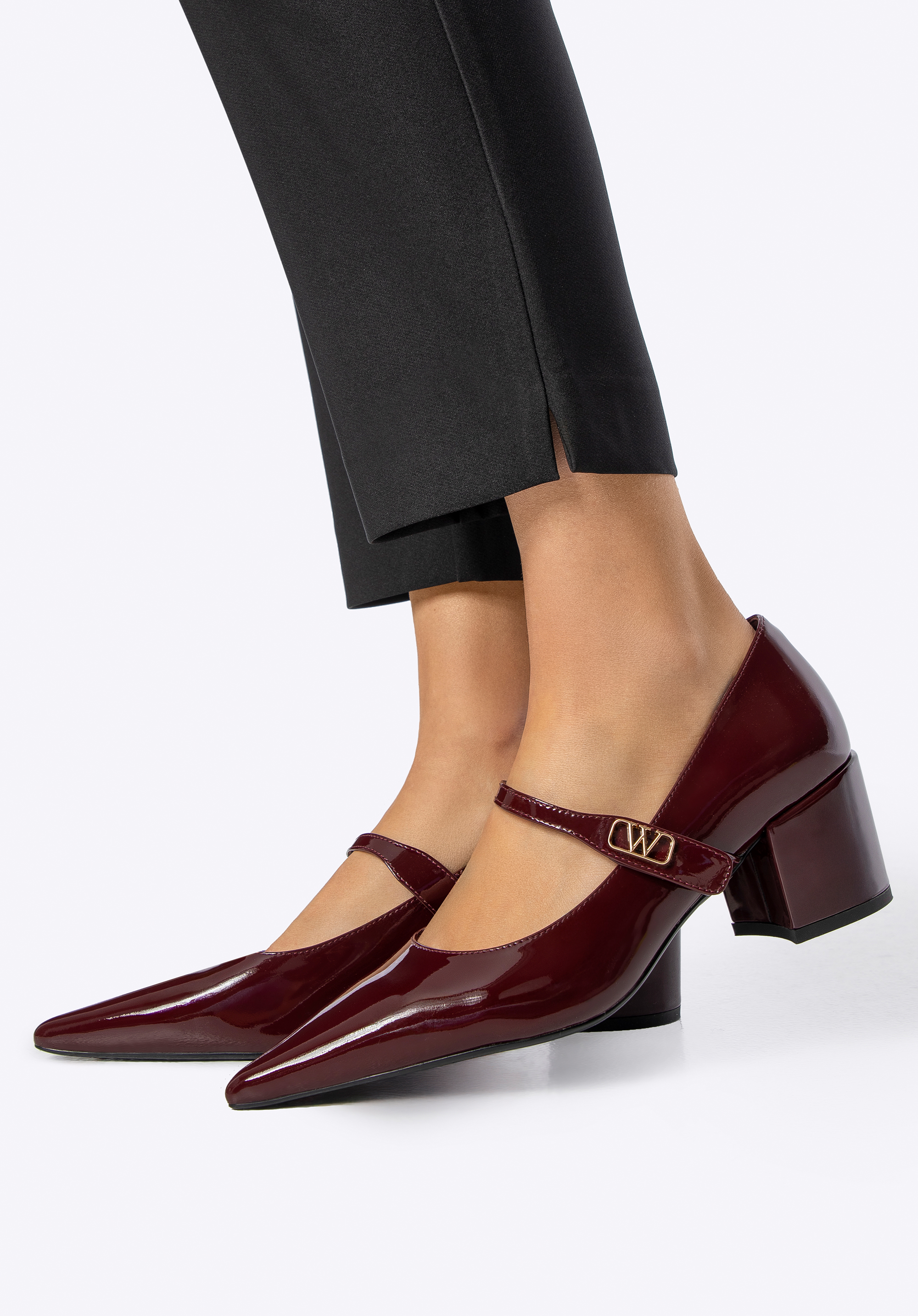 Damen-Pumps aus Lackleder mit spitzer Spitze, dunkelrot, 101-D-403-3-40, Bild 1