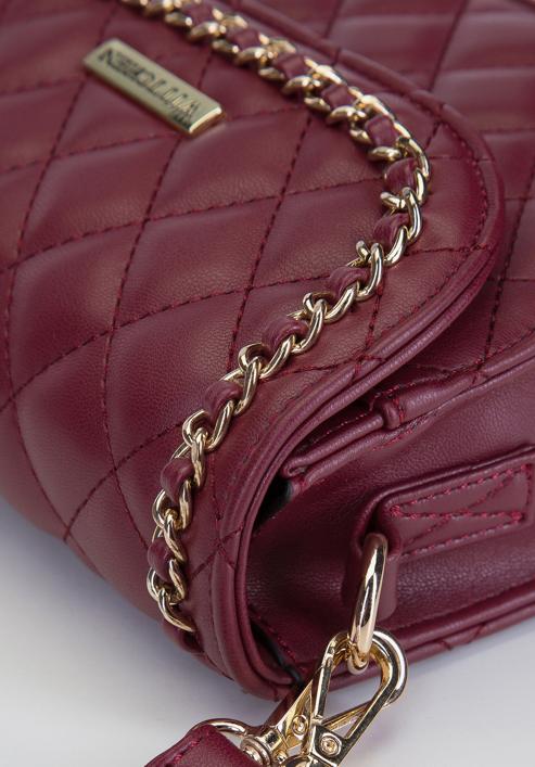 Gesteppte Damenhandtasche mit Kette an der Klappe, dunkelrot, 93-4Y-215-2, Bild 5