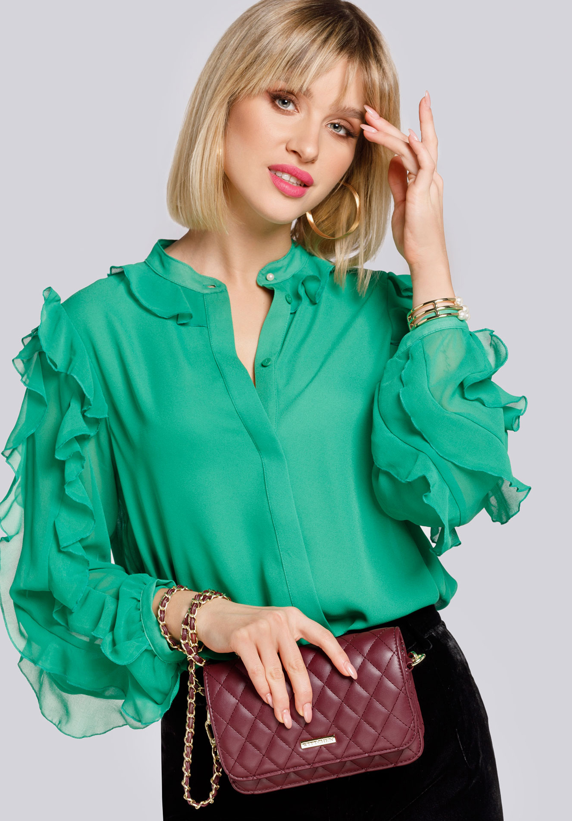 Gesteppte Damentasche mit Kette