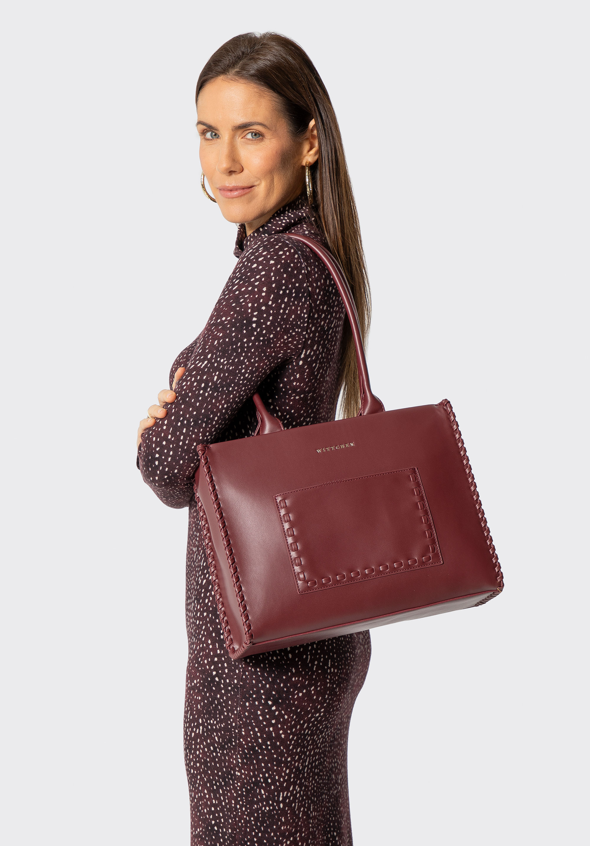 Shopper-Tasche für Damen aus Kunstleder mit dekorativer Borte, dunkelrot, 101-4Y-401-3, Bild 1