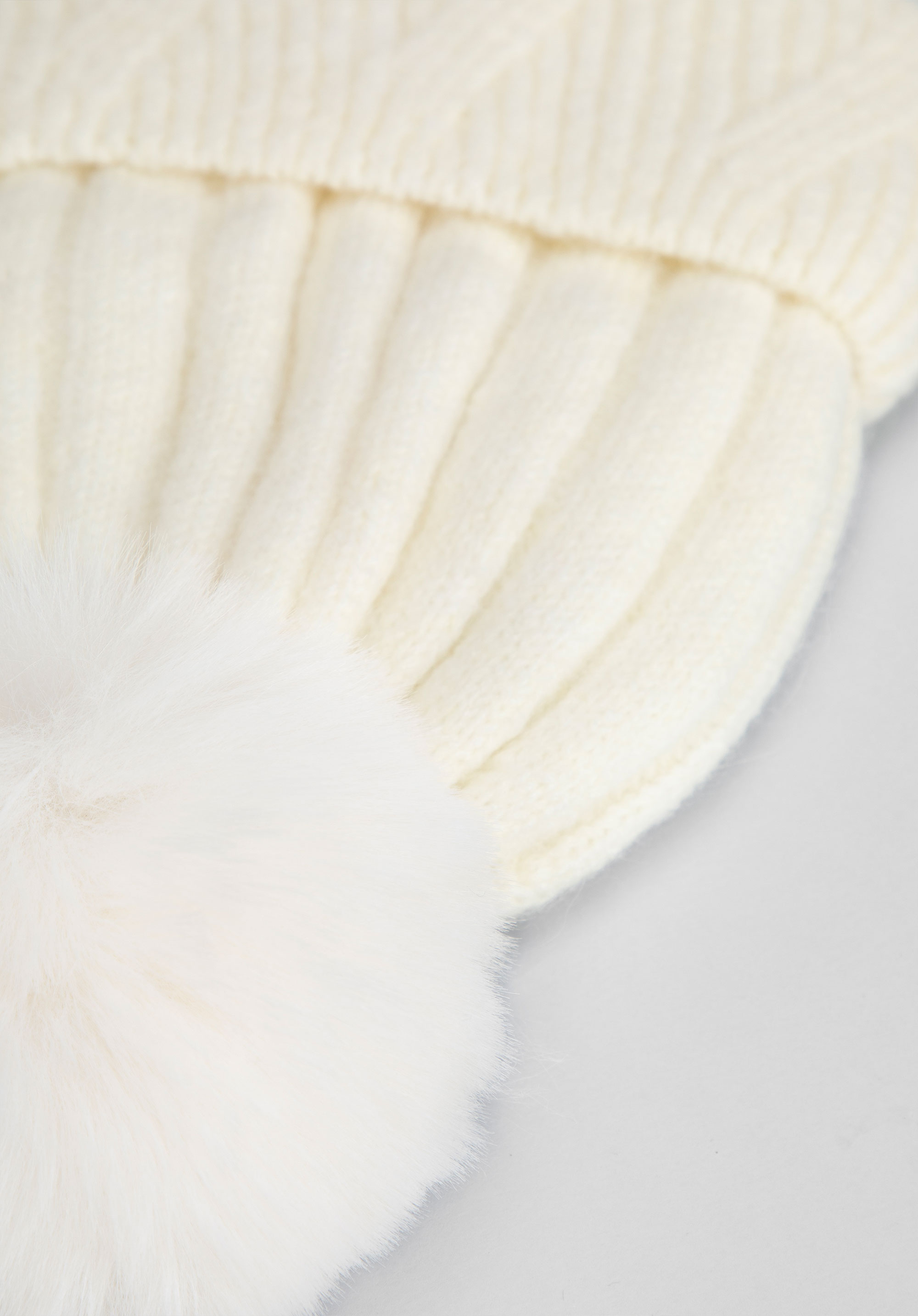 Dámská zimní čepice s bambulkami, ecru, 101-HF-205-0, Obrázek 1