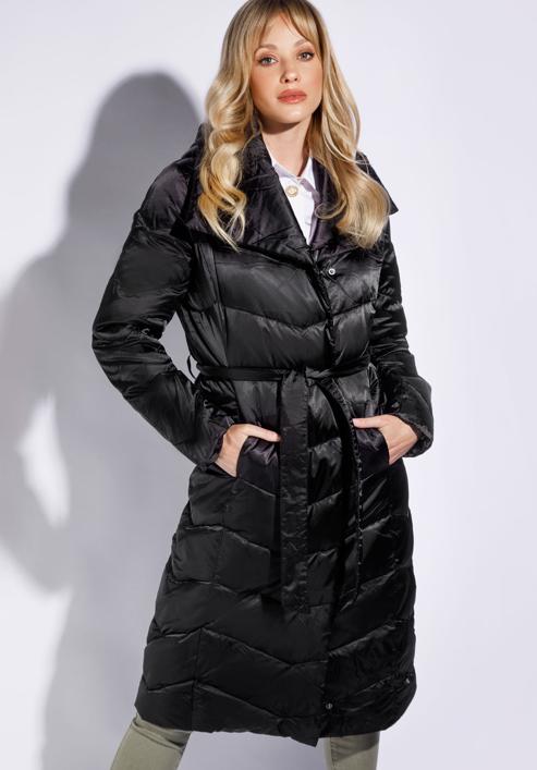 Hosszú női steppelt kabát kapucnival, fekete, 95-9D-401-1-M, Fénykép 1