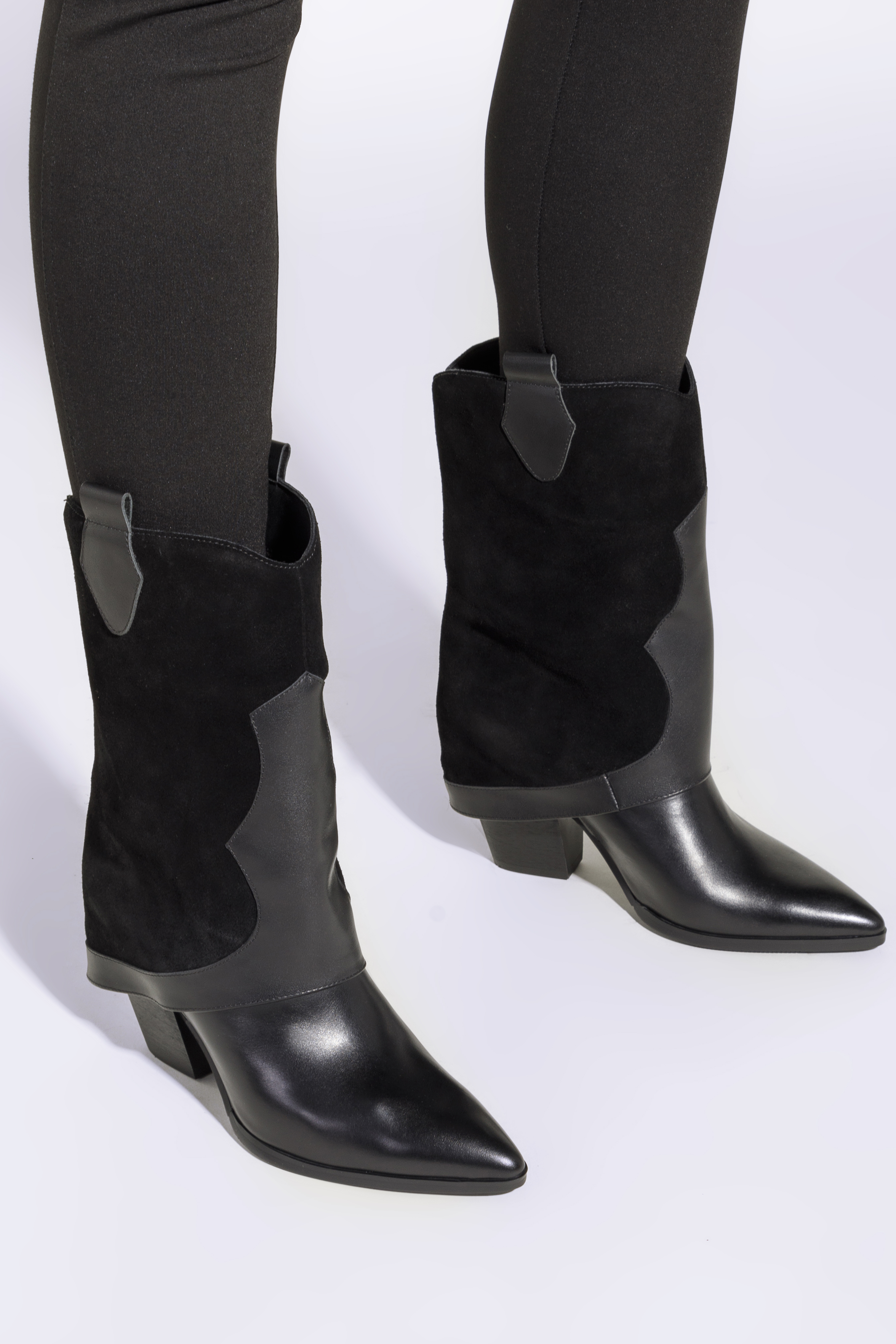 Magassarkú női cowboy csizma kétféle bőrfelületből
