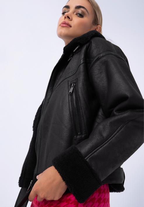 Műszőrmével bélelt női oversize kabát övvel, fekete, 97-9P-106-1-XL, Fénykép 23