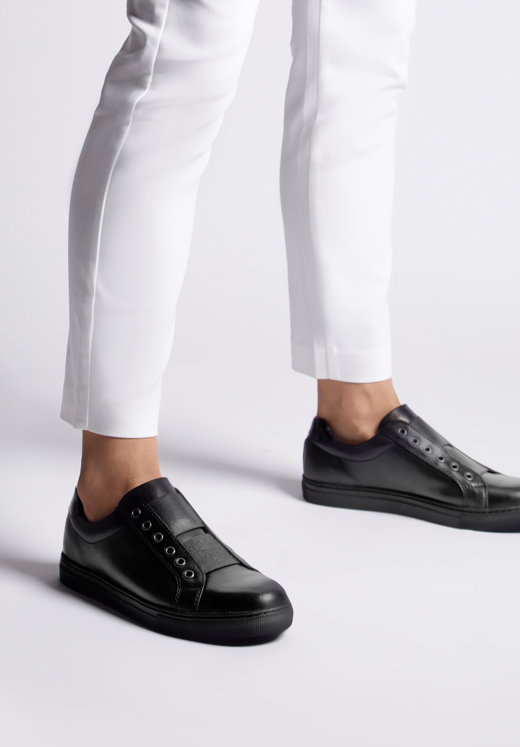 Női sneakers cipő bőrből