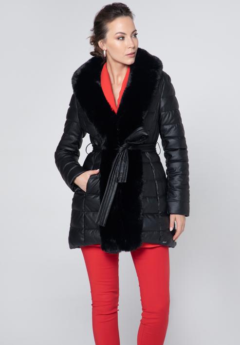 Női steppelt ökobőr kabát övvel és műszőrmével, fekete, 95-9D-104-1-3XL, Fénykép 4