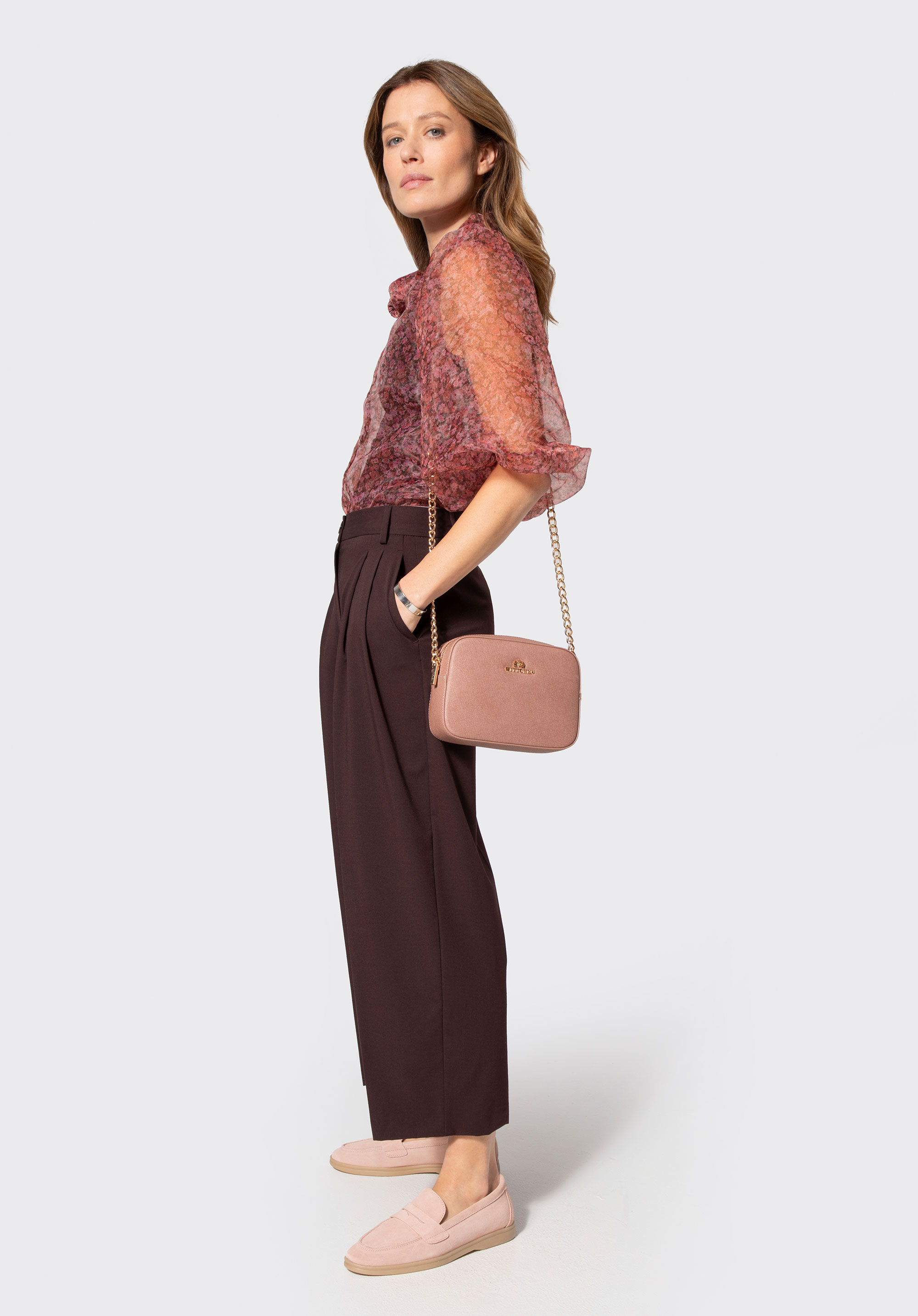 Umhängetasche aus Saffiano-Leder mit Kette, gedämpftes rosa, 29-4E-019-9, Bild 1