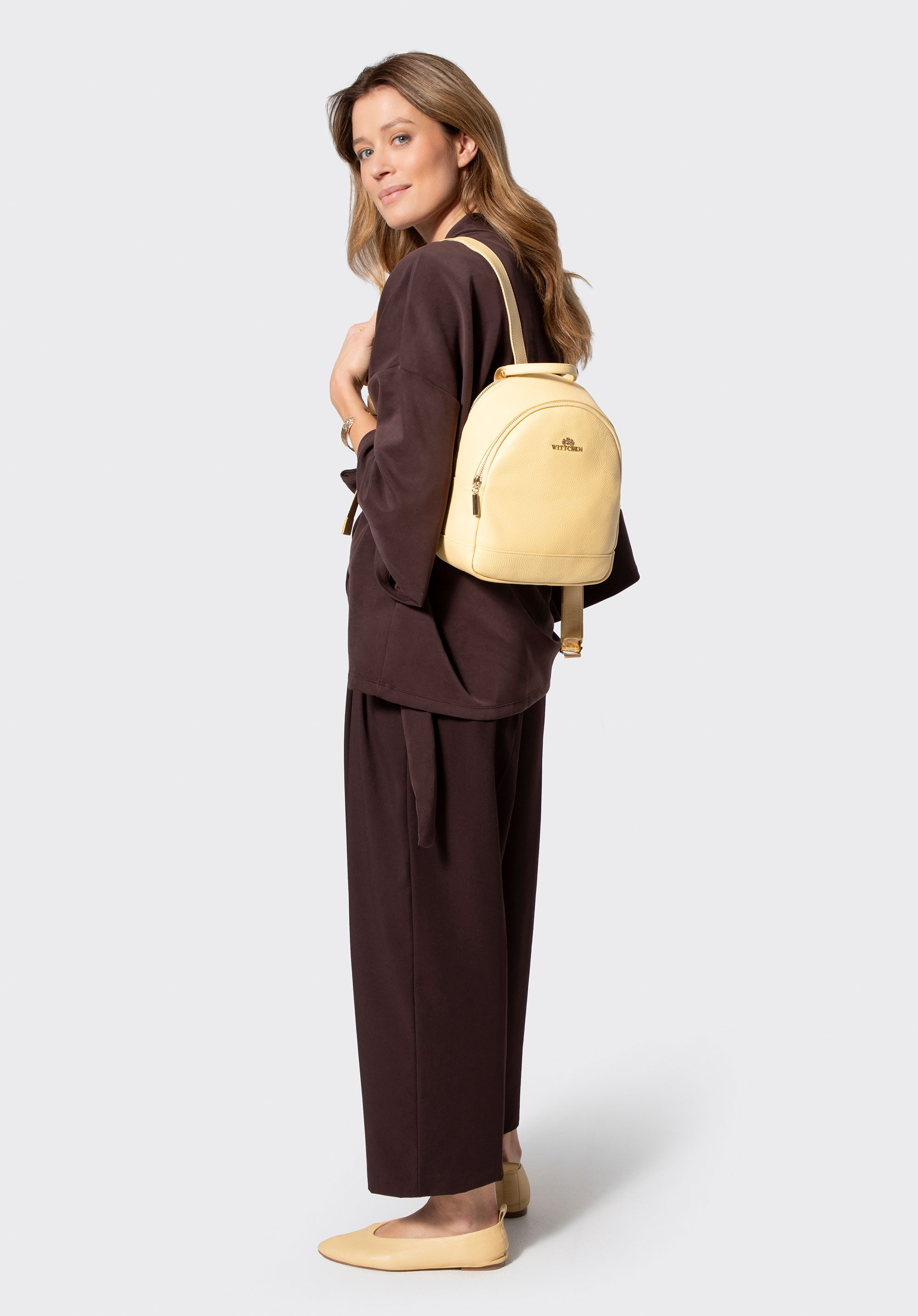 Kleiner Damenrucksack aus genarbtem Naturleder, gelb, 102-4E-624-Y, Bild 1