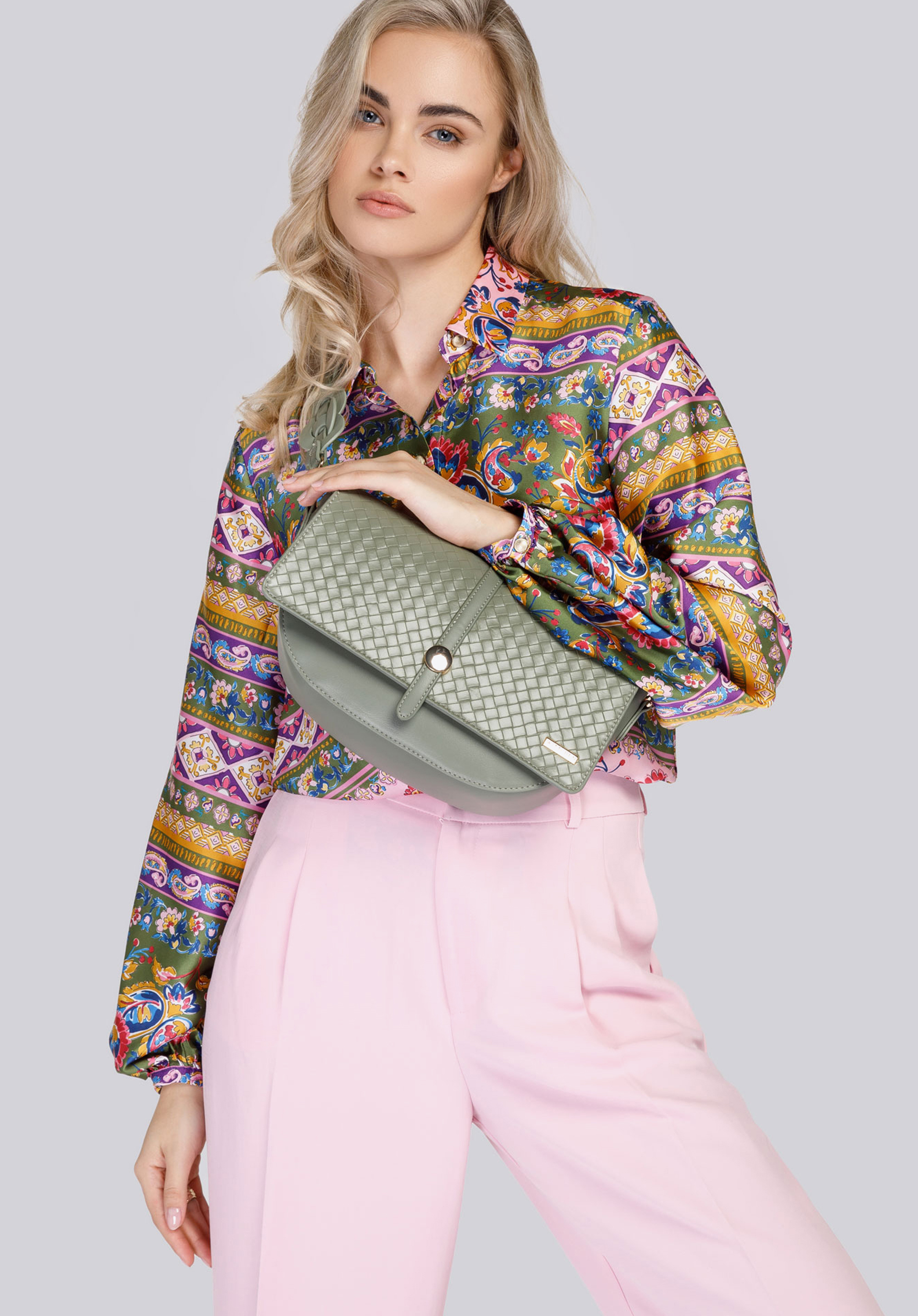 Halbkreisförmige Handtasche