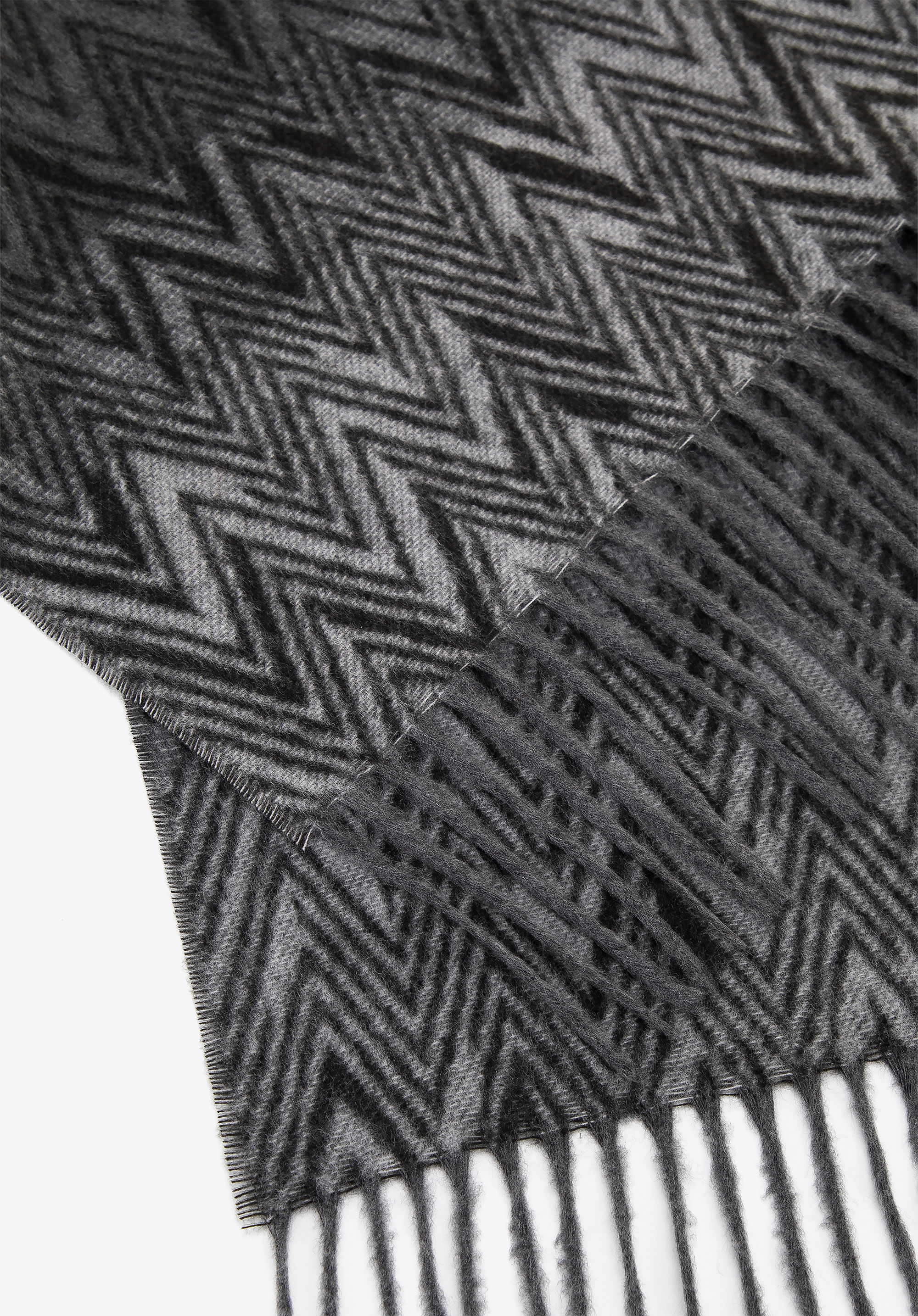 Herrenschal mit Fischgrätenmuster, grau, 100-7M-005-X8, Bild 1