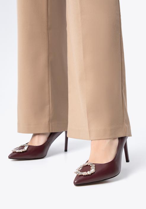 Pantofi din piele cu toc stiletto cu detaliu de cataramă strălucitor, grena, 97-D-517-5-39, Fotografie 15