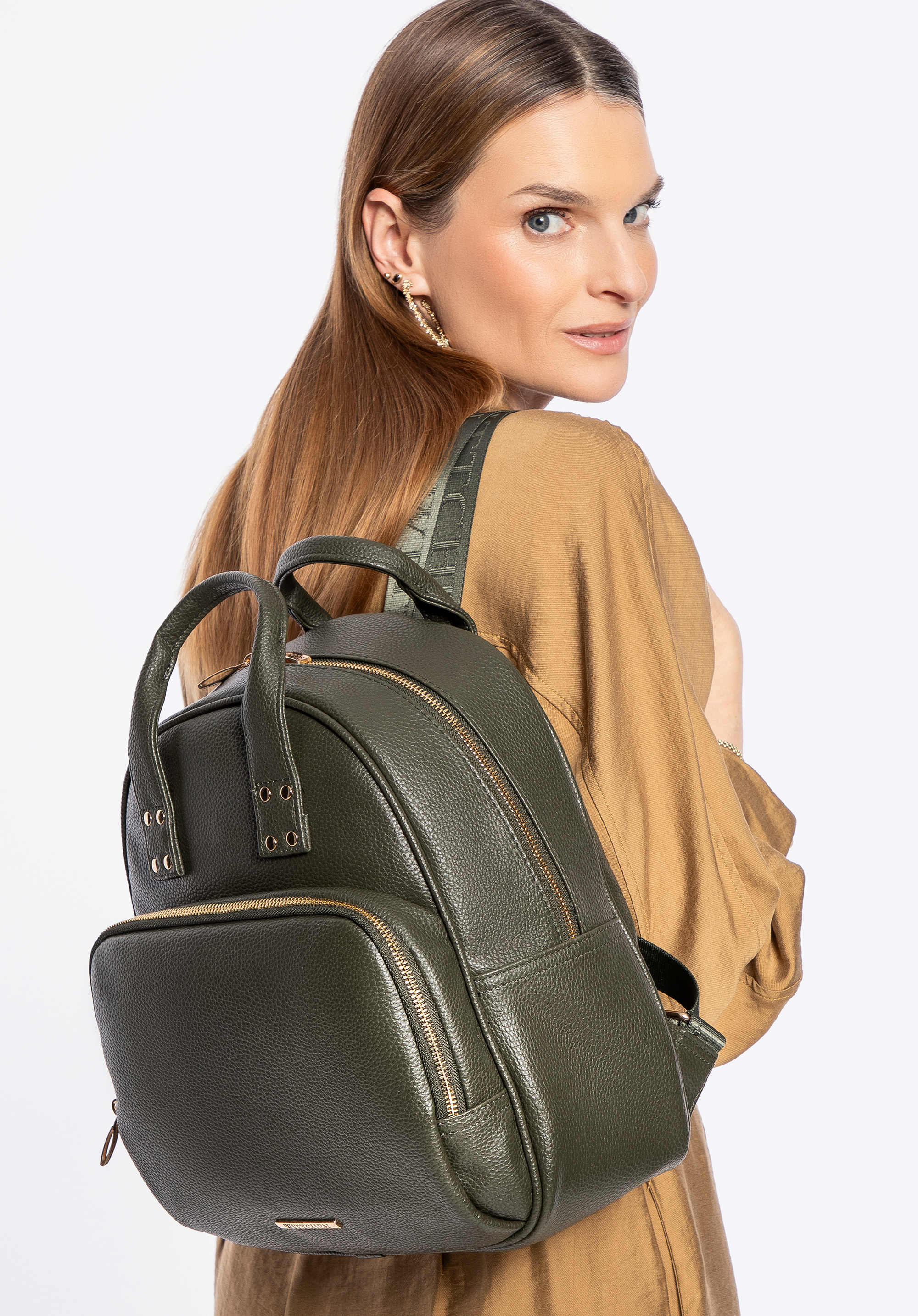 Damen-Rucksack aus Kunstleder mit Tragegriffen, grün, 100-4Y-002-Z, Bild 1