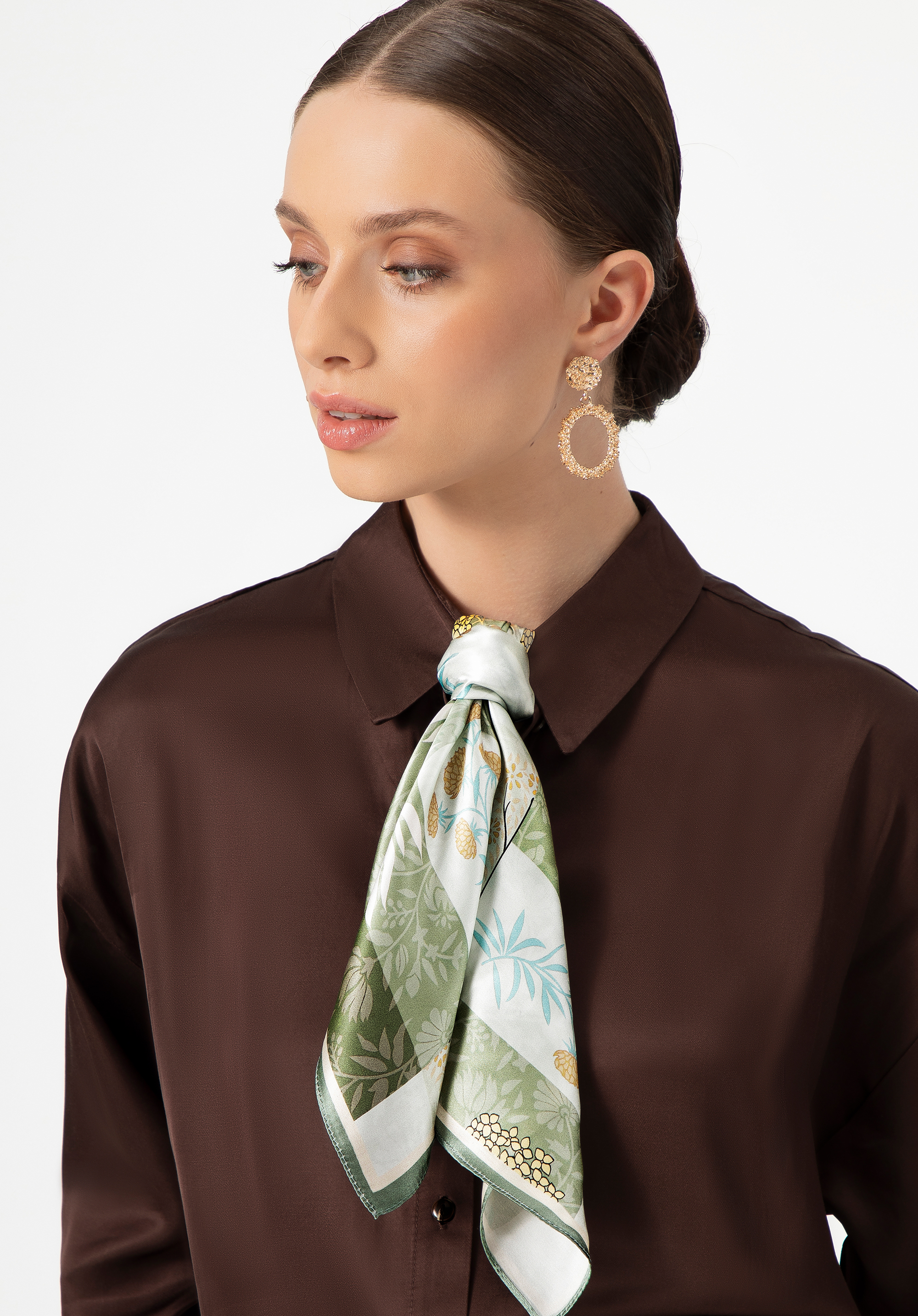 Damen-Seidenschal mit Blumenmuster, grün, 100-7D-S20-X5, Bild 1