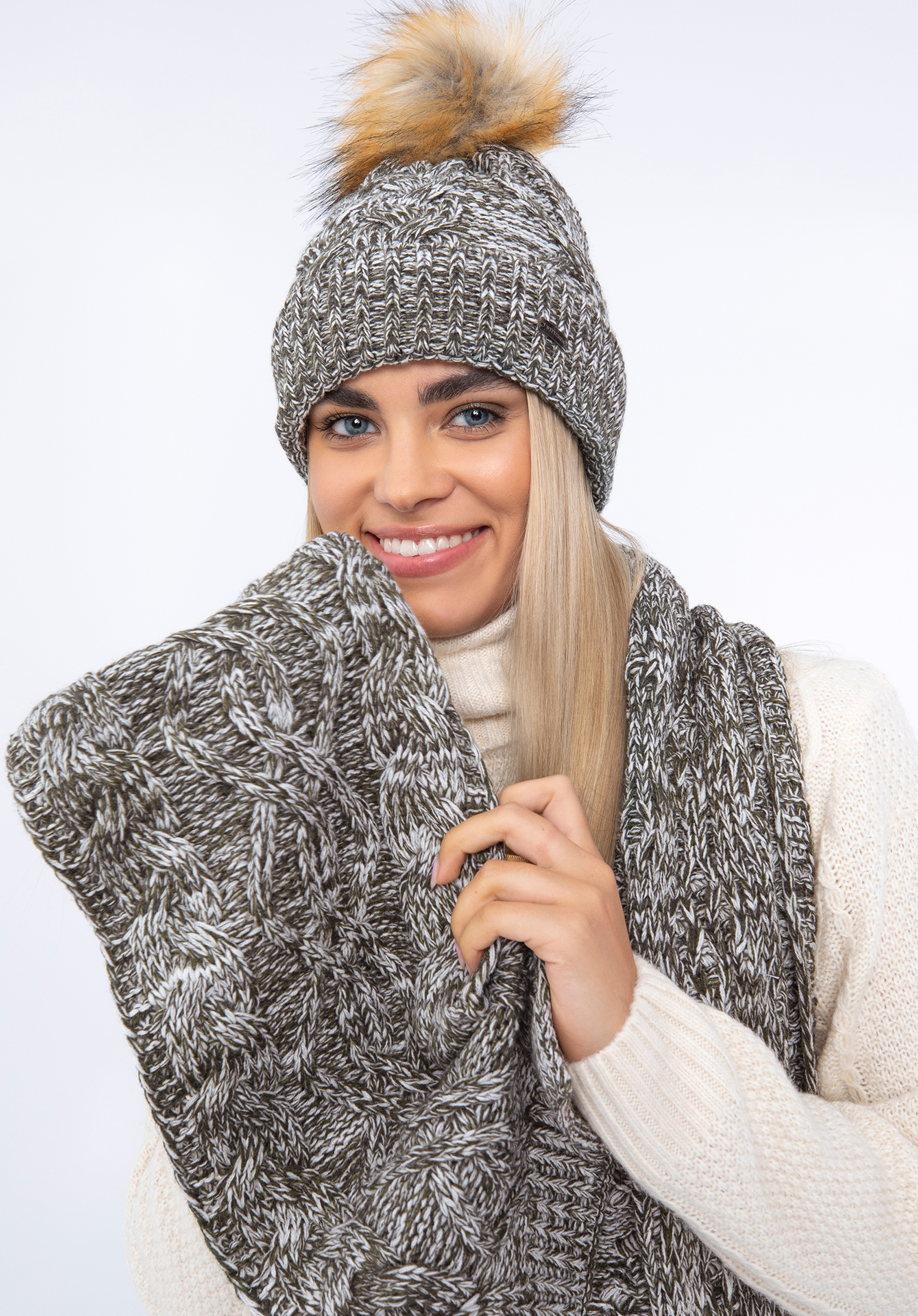 Damen-Winterset mit Zopfmuster, grün-weiß, 97-SF-001-Z, Bild 1