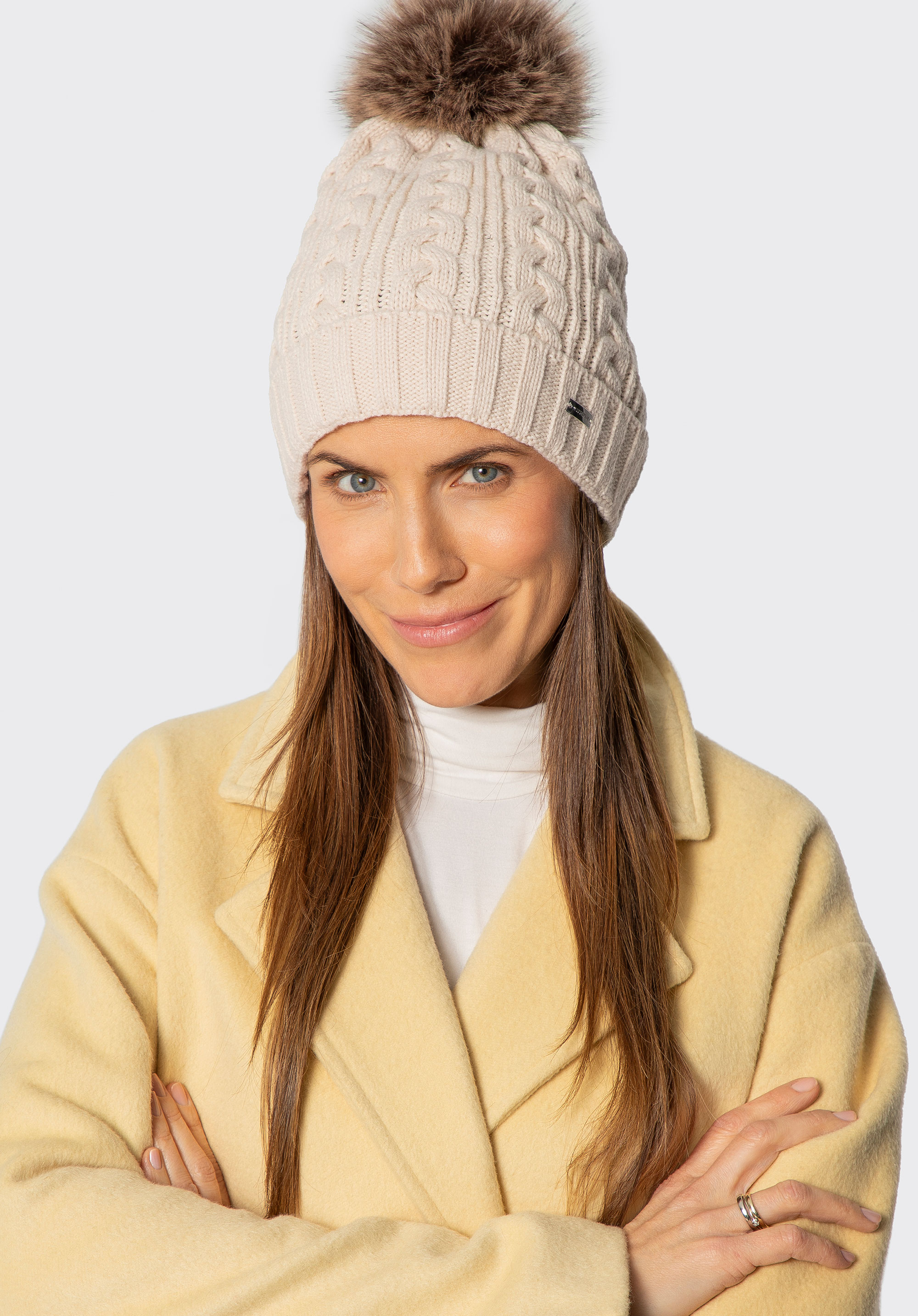 Damen Wintermütze mit Zopfmuster und Bommel, hellbeige, 101-HF-016-0, Bild 1