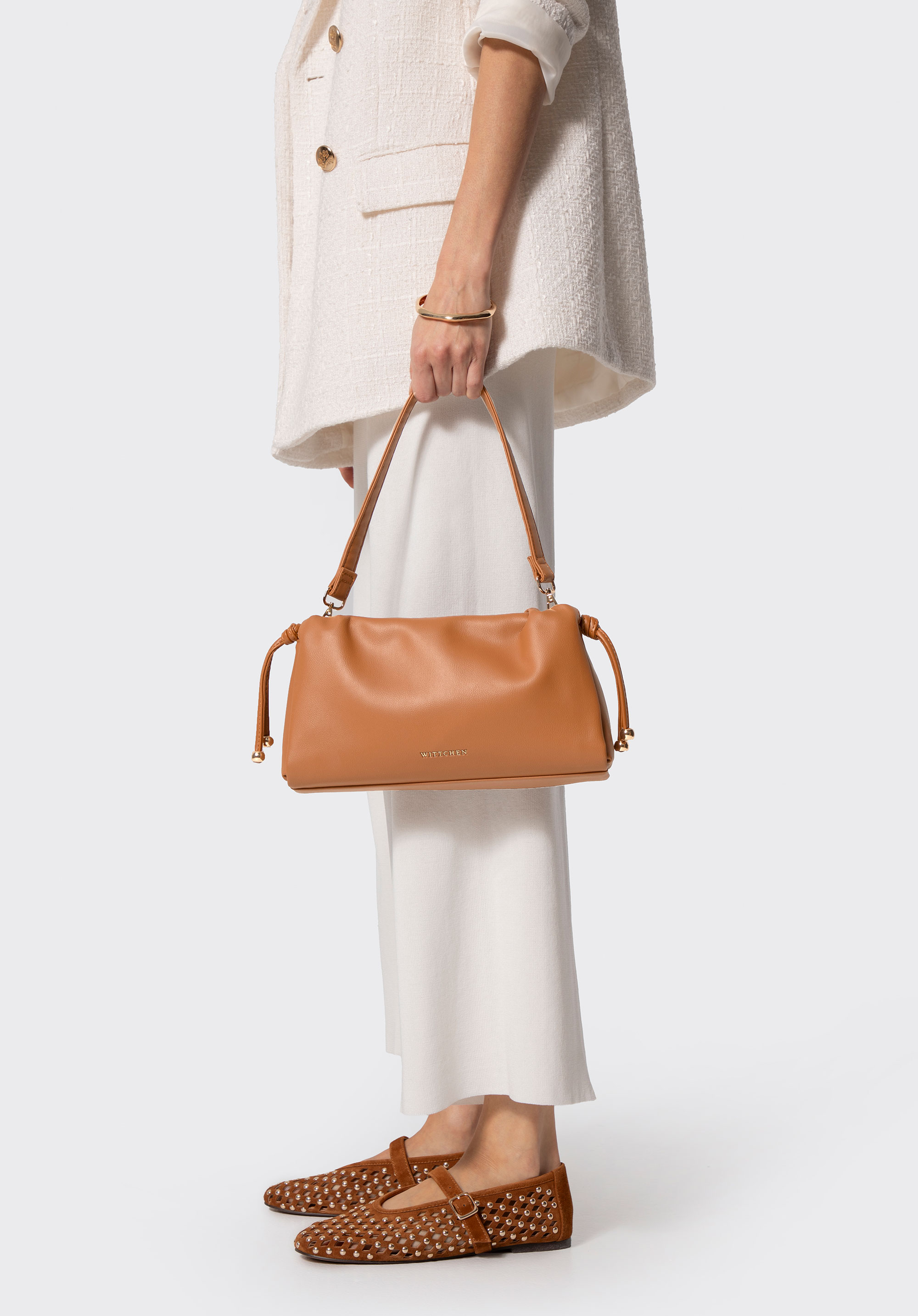 Kleine Umhängetasche aus Kunstleder mit Kordelzug, hellbraun, 102-4Y-407-5, Bild 1