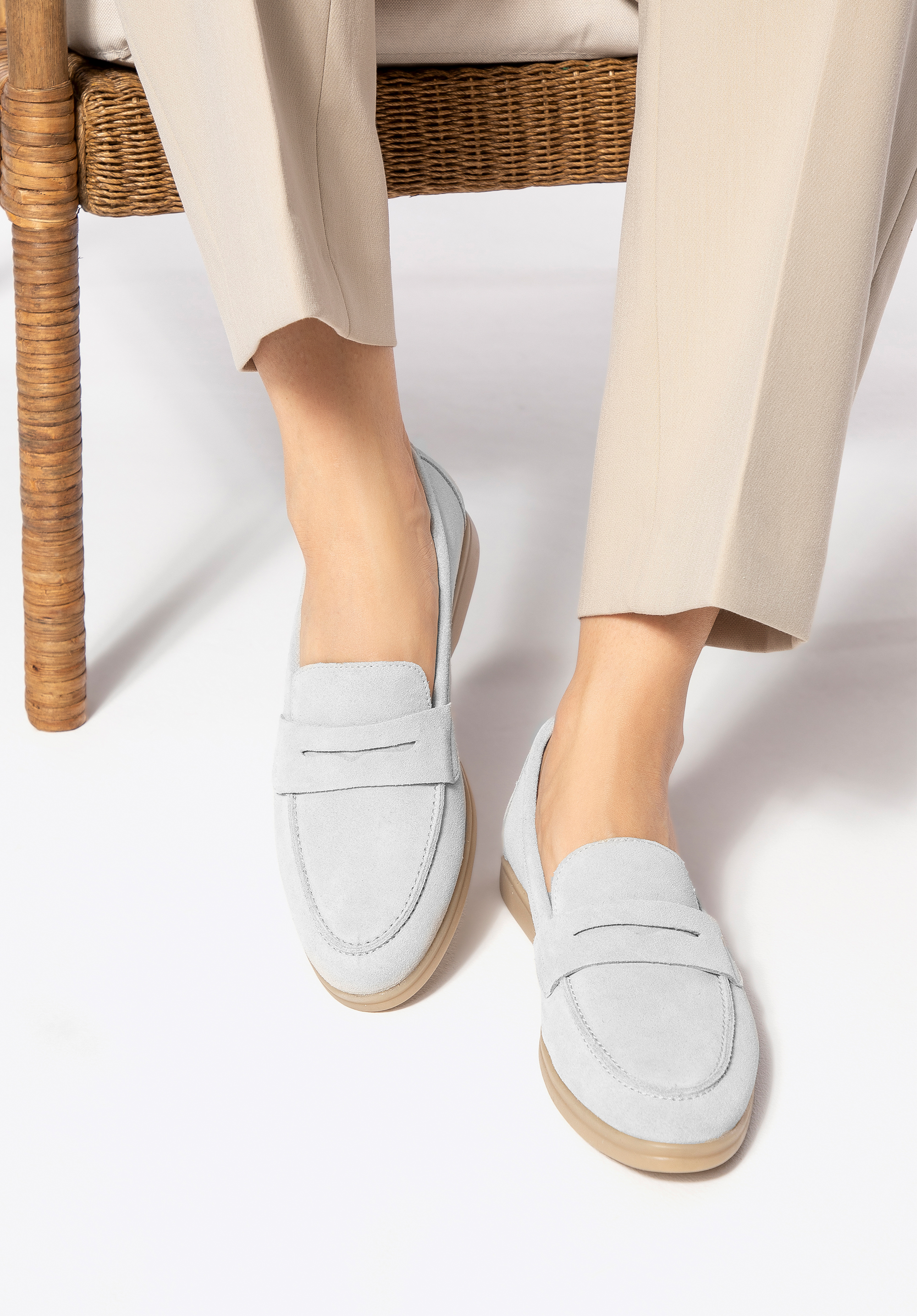 Klassische Wildleder-Loafer für Damen, hellgrau, 100-D-401-8-41, Bild 1