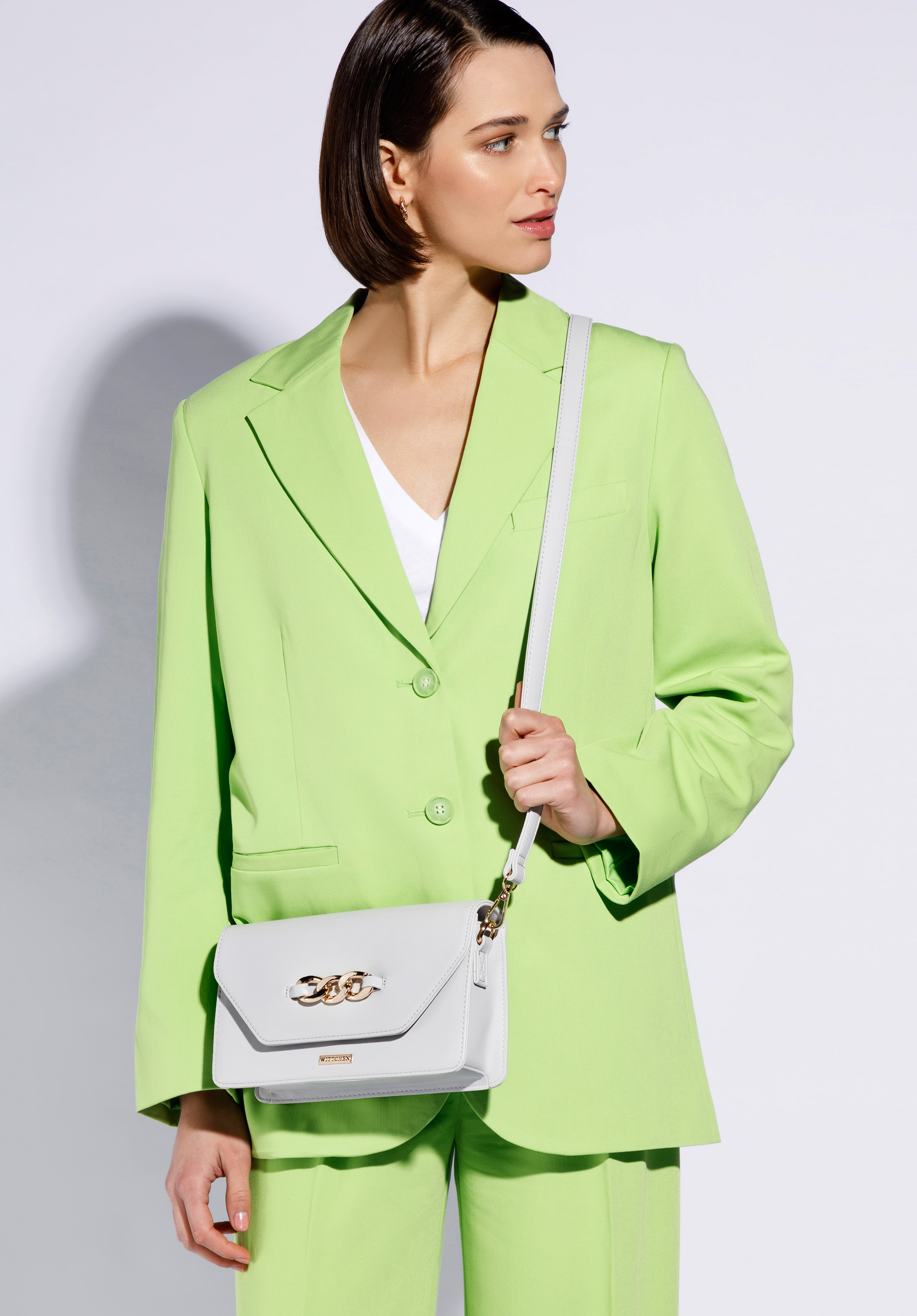 Umhängetasche für Damen mit Kette an der Klappe, hellgrau, 96-4Y-625-8, Bild 1