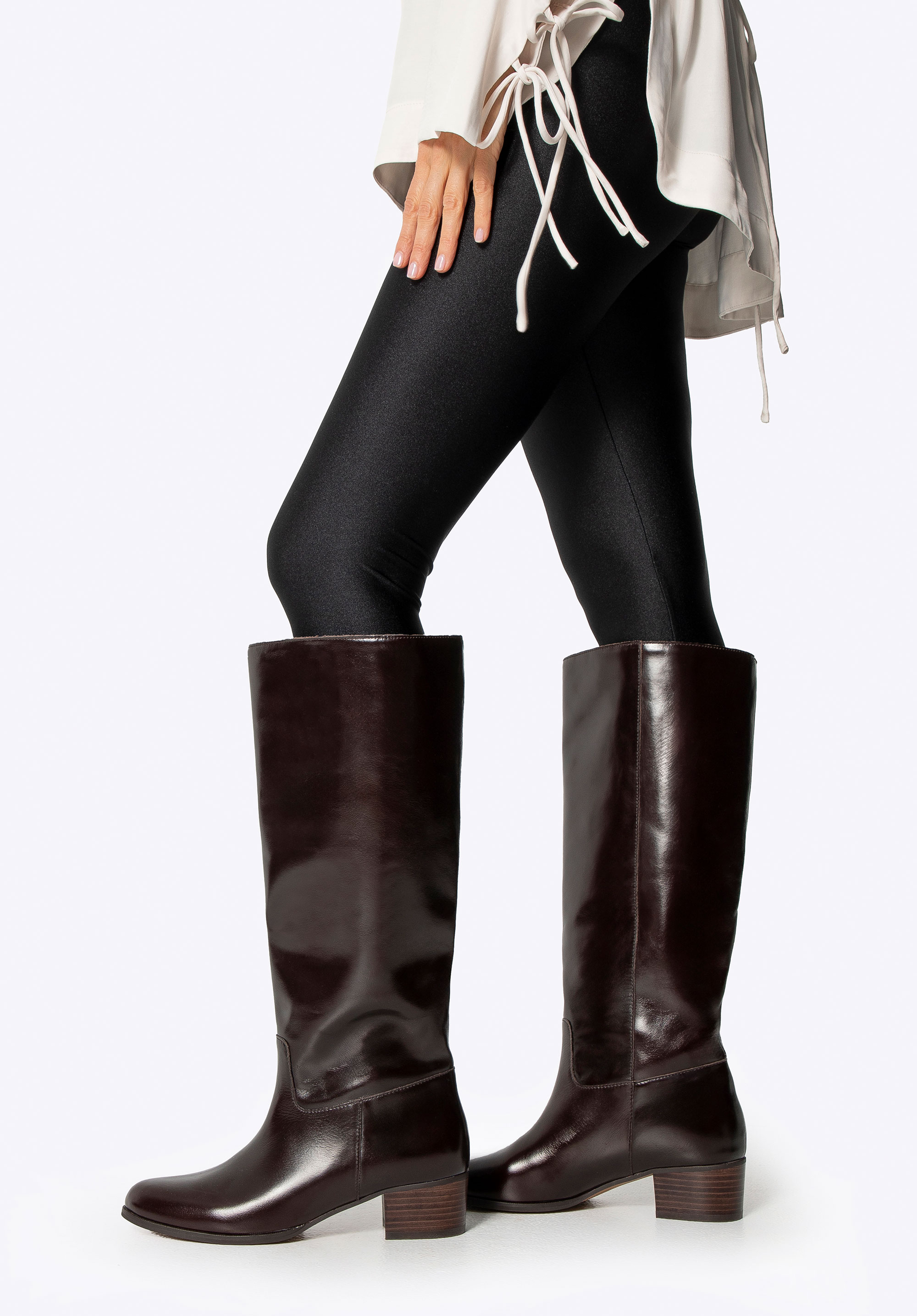 Dámske kožené čižmy s blokovým podpätkom