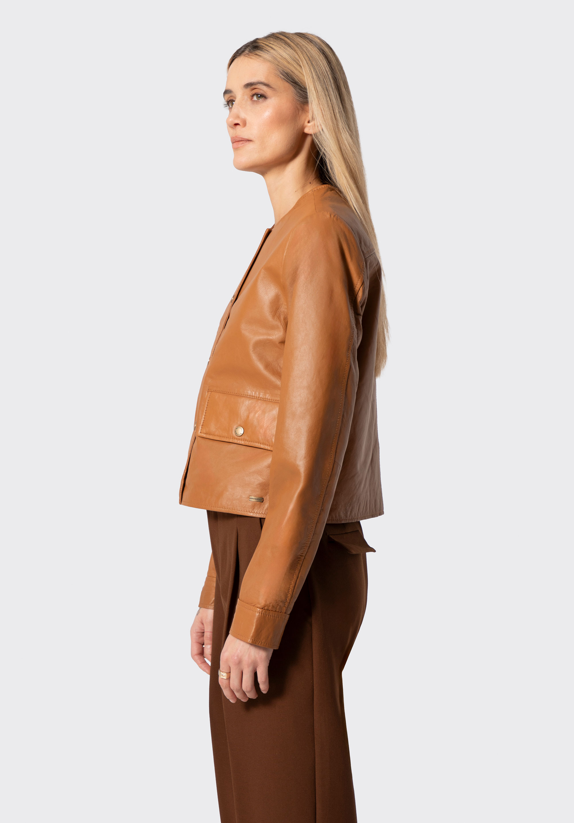 Gerade geschnittene Lederjacke für Damen, Karmell, 100-09-802-5-M, Bild 1