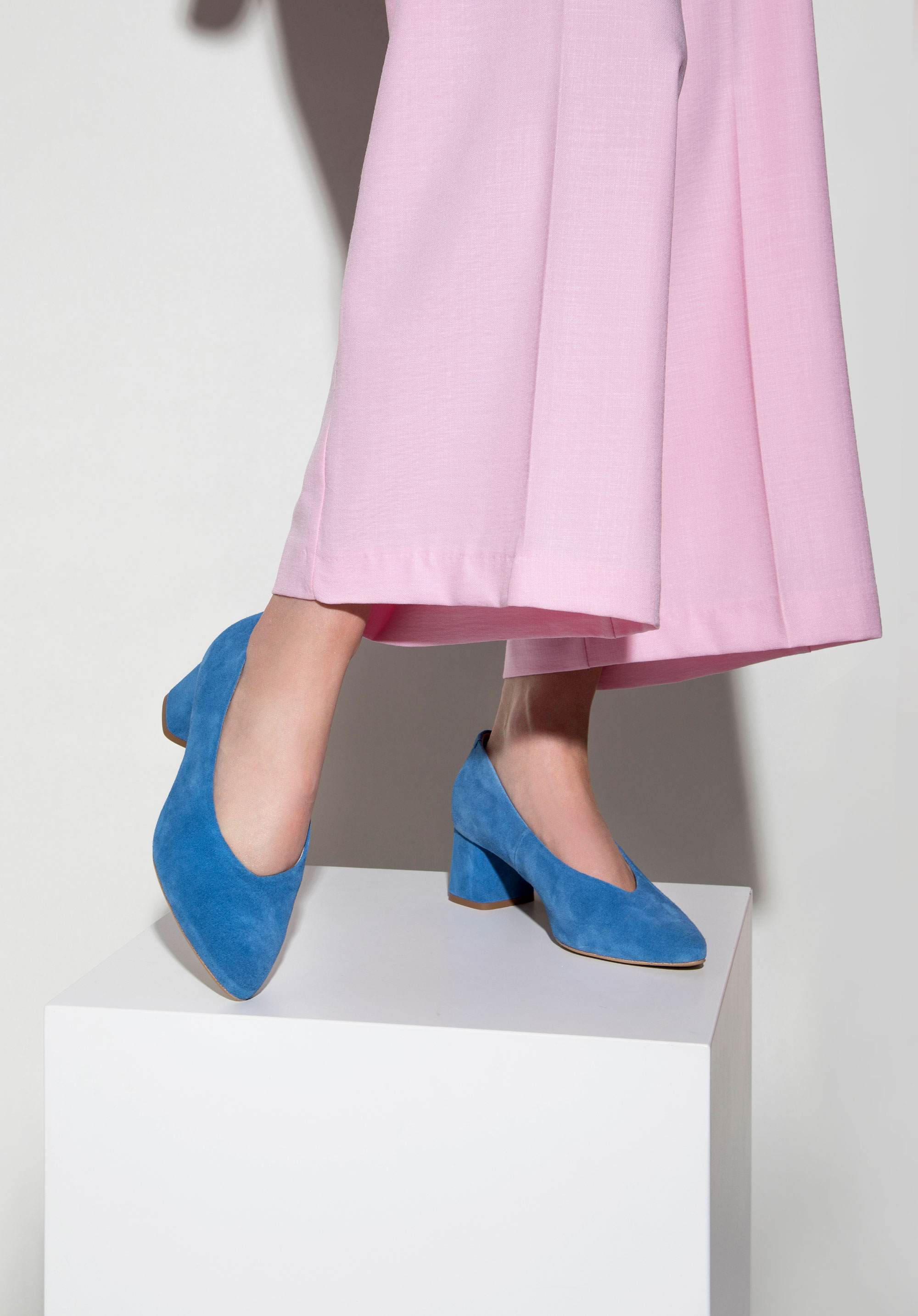 Női bőr tömbsarkú, keskeny kivágással, kék, 94-D-801-7-38, Fénykép 1