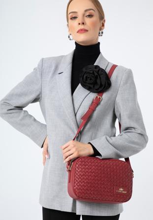 Damenhandtasche aus Leder mit Geflecht auf der Vorderseite, kirschrot, 97-4E-023-3, Bild 1