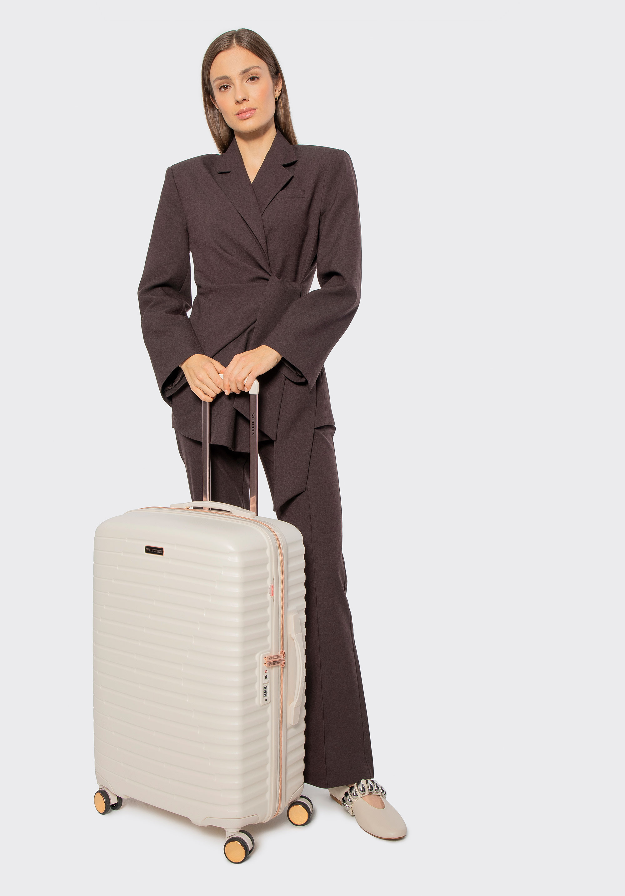 Közepes méretű polikarbonát bőrönd vízszintes barázdákkal, krém-arany, 56-3P-612-88G, Fénykép 1