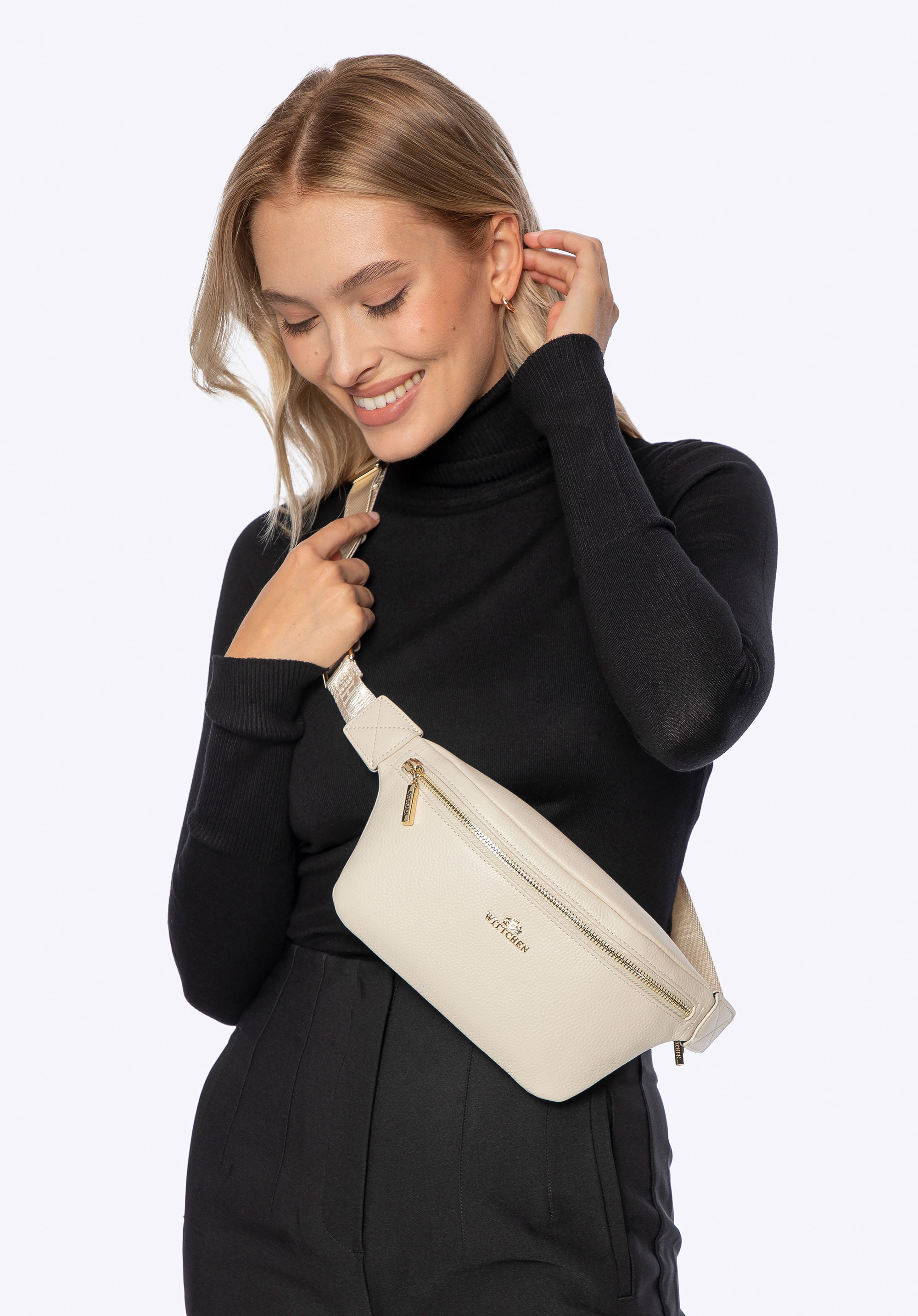 Női szemcsés textúrájú természetes bőr övtáska krémszínű