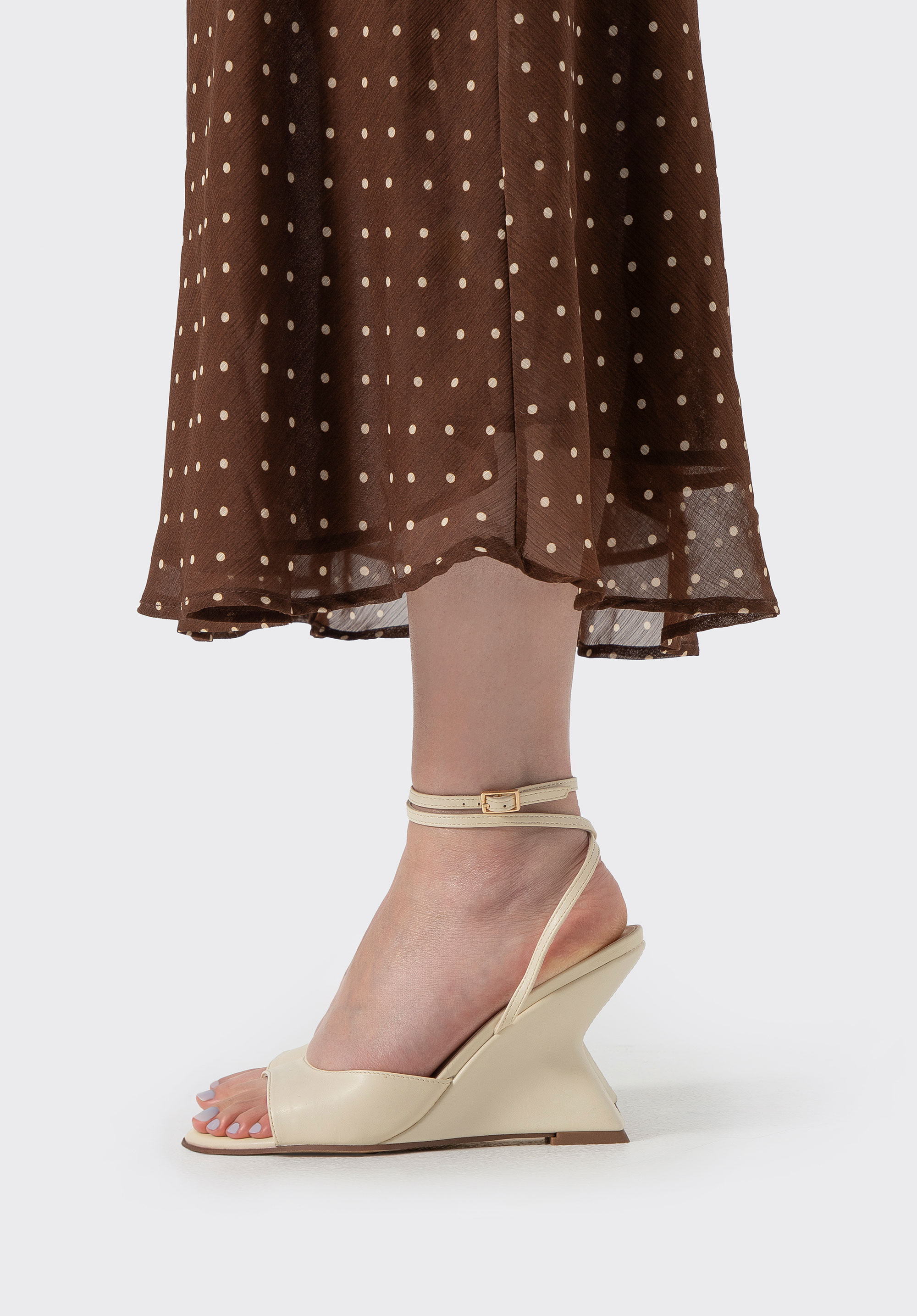 Női ökobőr telitalpas szandál, krém, 100-DP-602-1-40, Fénykép 1