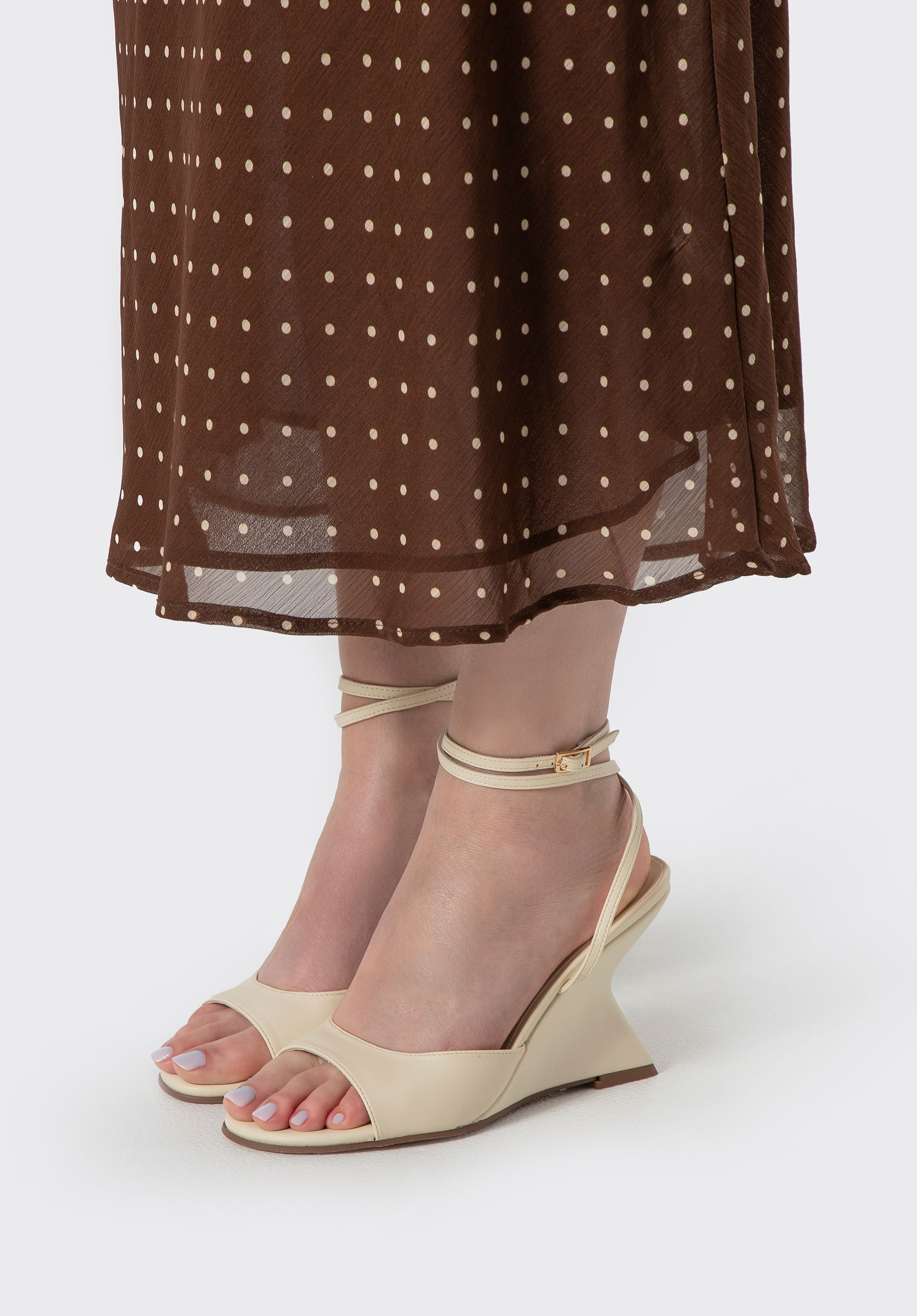 Dámské sandály na klínku z ekologické kůže, krémová, 100-DP-602-0-41, Obrázek 1