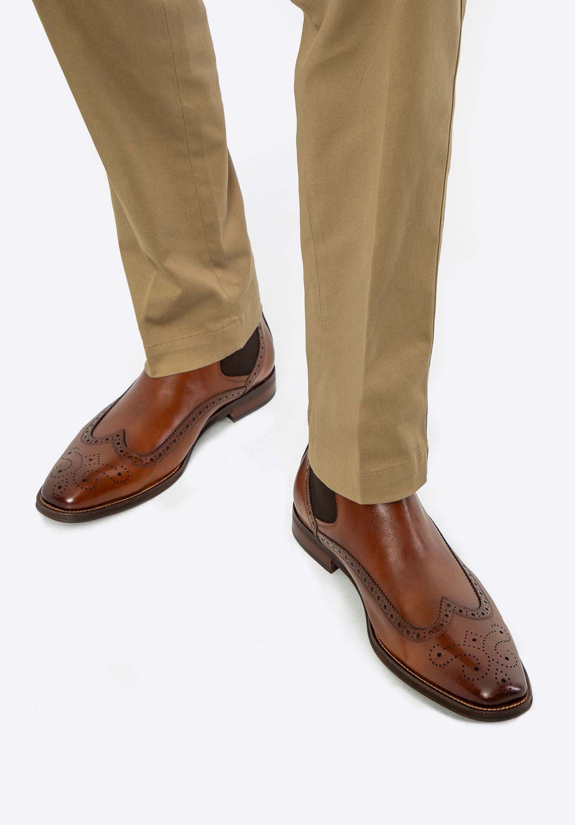 Cizme Chelsea clasice pentru bărbați din piele cu detalii perforate, maro, 99-M-504-5-45, Fotografie 1