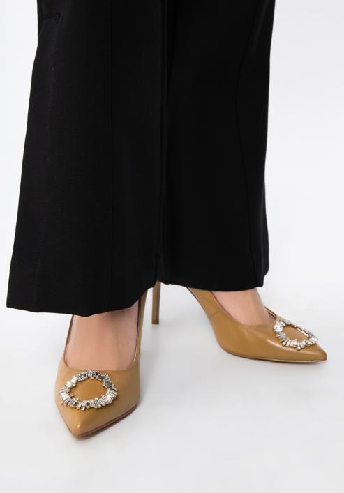 Pantofi din piele cu toc stiletto cu detaliu de cataramă strălucitor, maro, 97-D-517-3-36, Fotografie 15