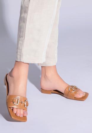 Papuci din piele pentru femei cu cataramă strălucitoare