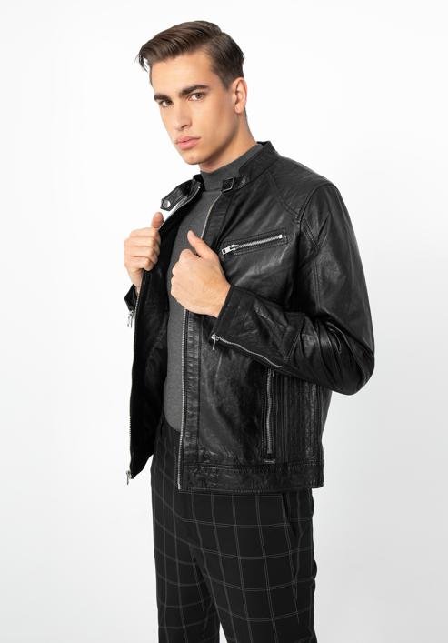 Jachetă din piele pentru bărbați cu cusături verticale și guler înalt, negru, 97-09-253-4-M, Fotografie 3