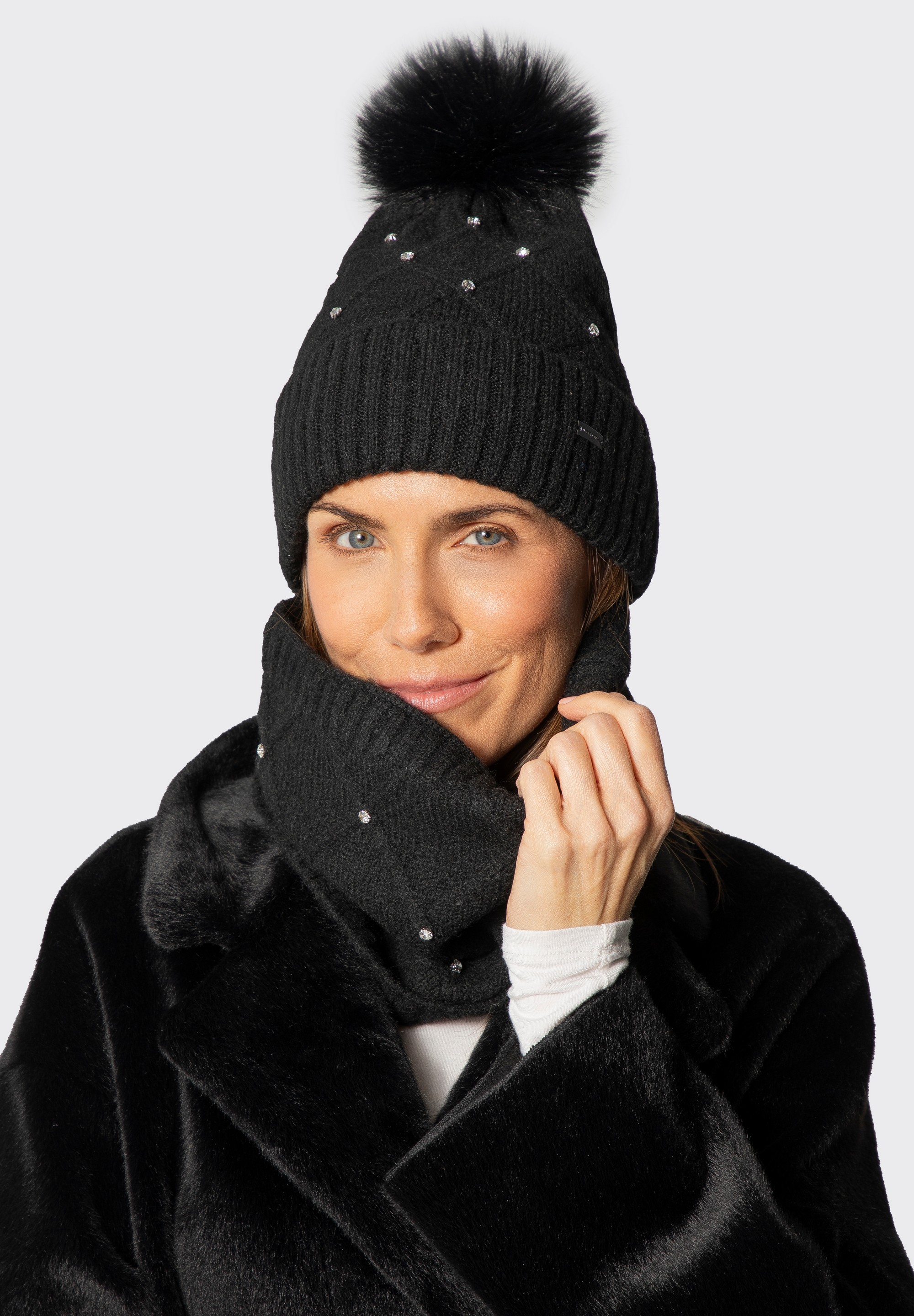 Set de iarnă pentru femei – căciulă și fular cu cristale, negru, 101-SF-206-1, Fotografie 1