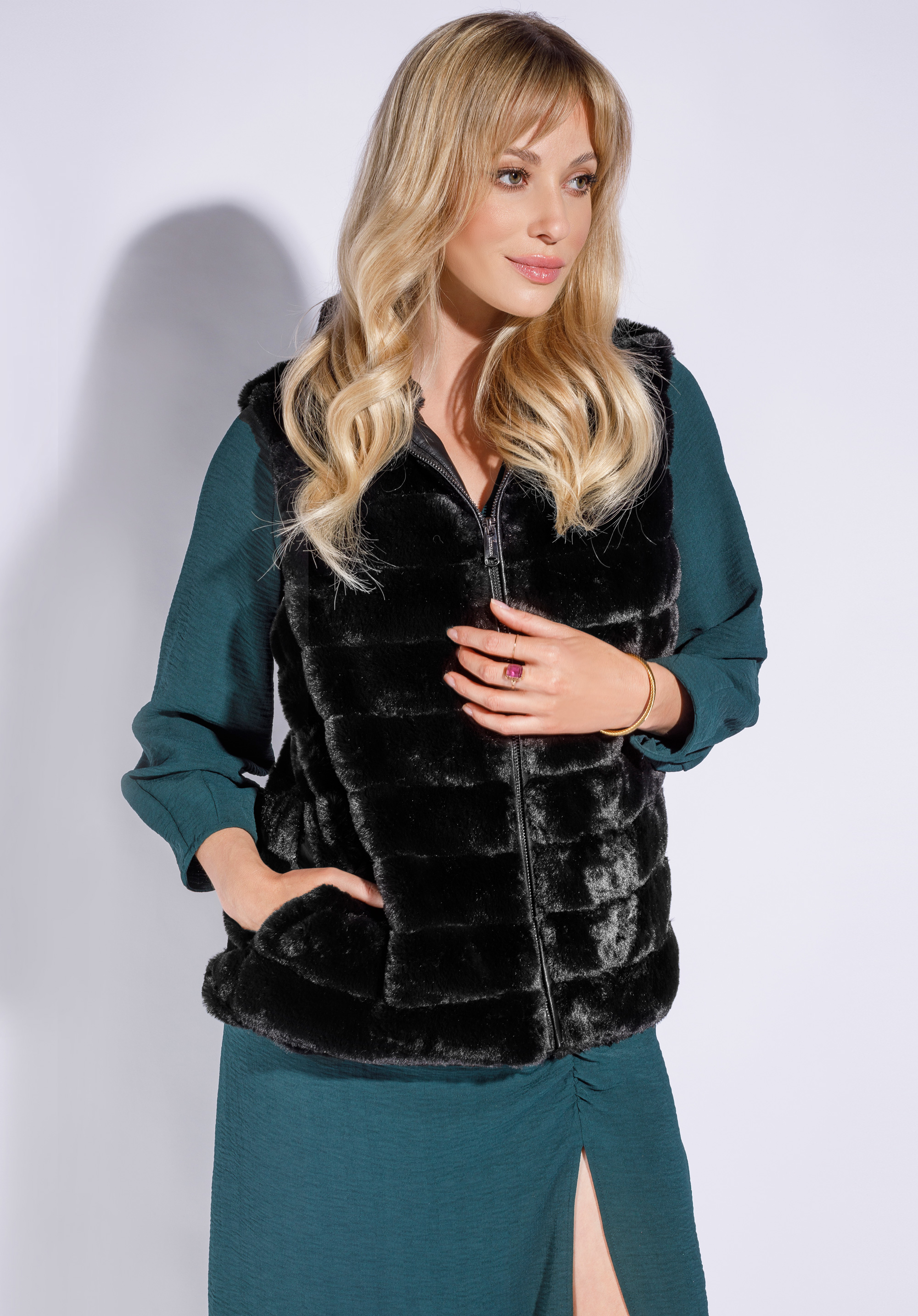 Vestă de damă din blană artificială, negru, 95-9W-102-1-M, Fotografie 1