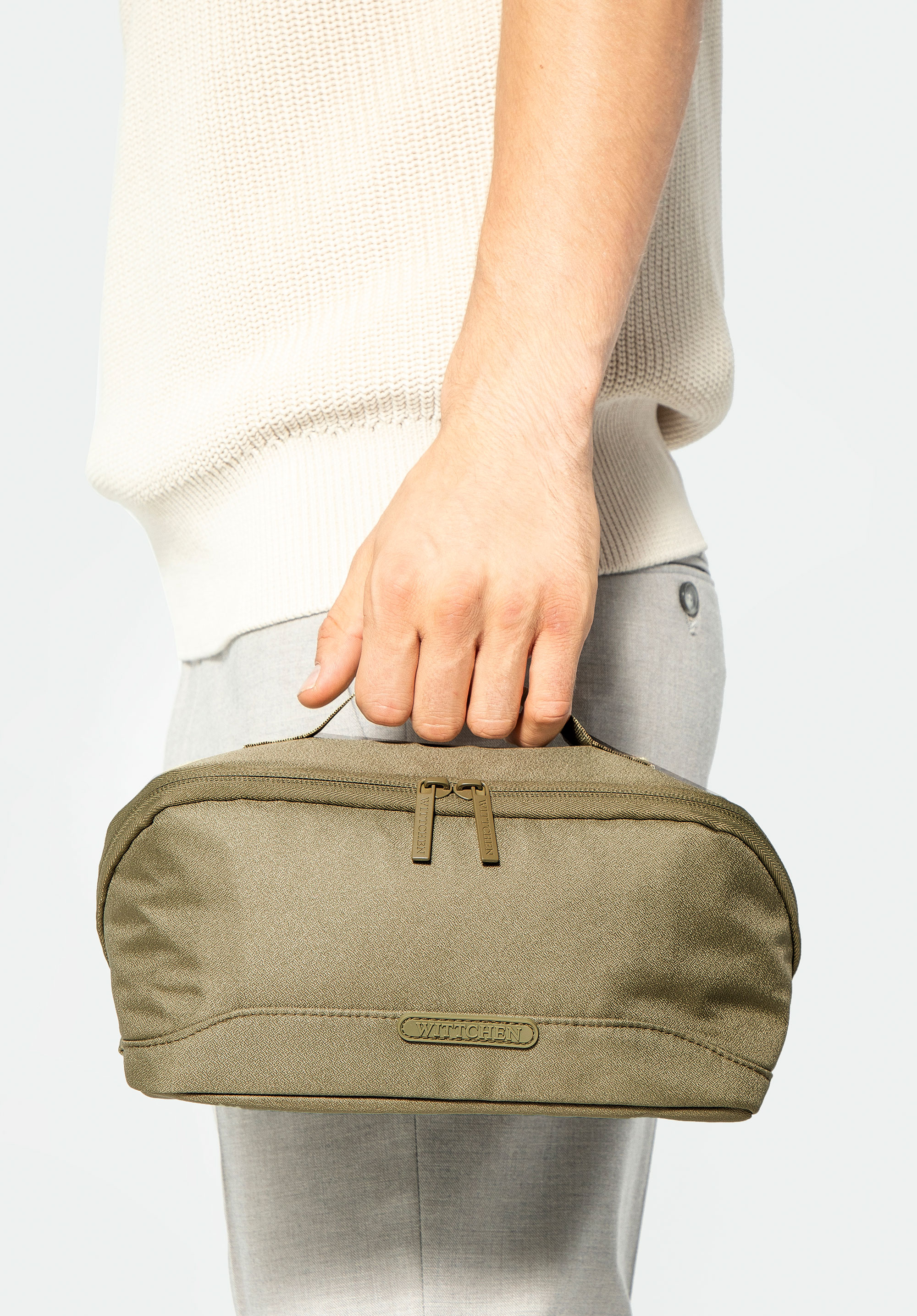 Reise-Kosmetiktasche mit zwei Fächern, olivgrün, 56-3S-702-80, Bild 1