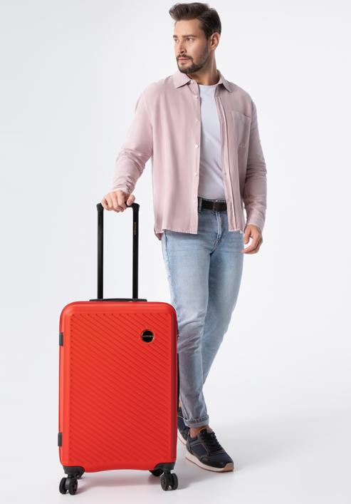 Közepes méretű bőrönd ABS-ből átlós vonalakkal, piros, 56-3A-742-85, Fénykép 15