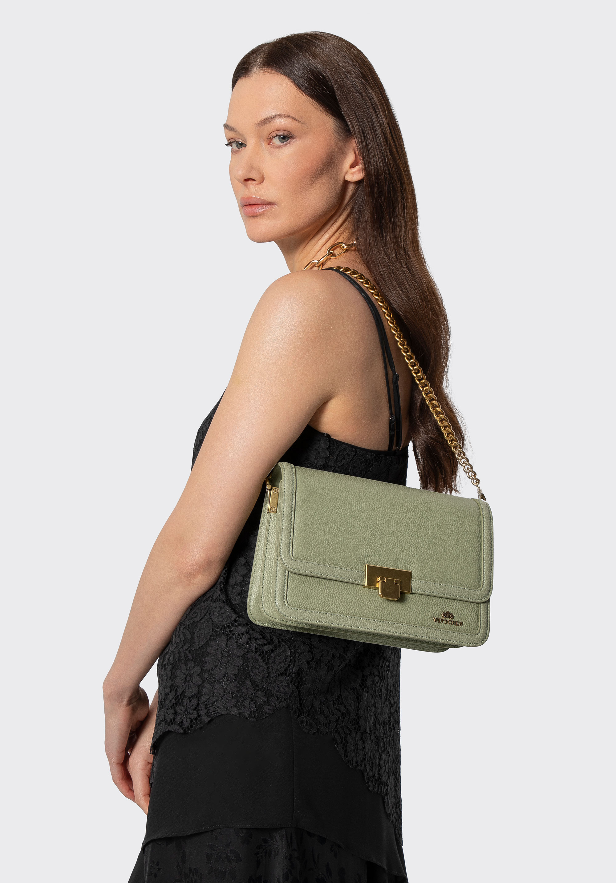 Crossbody-Tasche aus Leder mit Kette, Pistaziengrün, 100-4E-206-Z, Bild 1