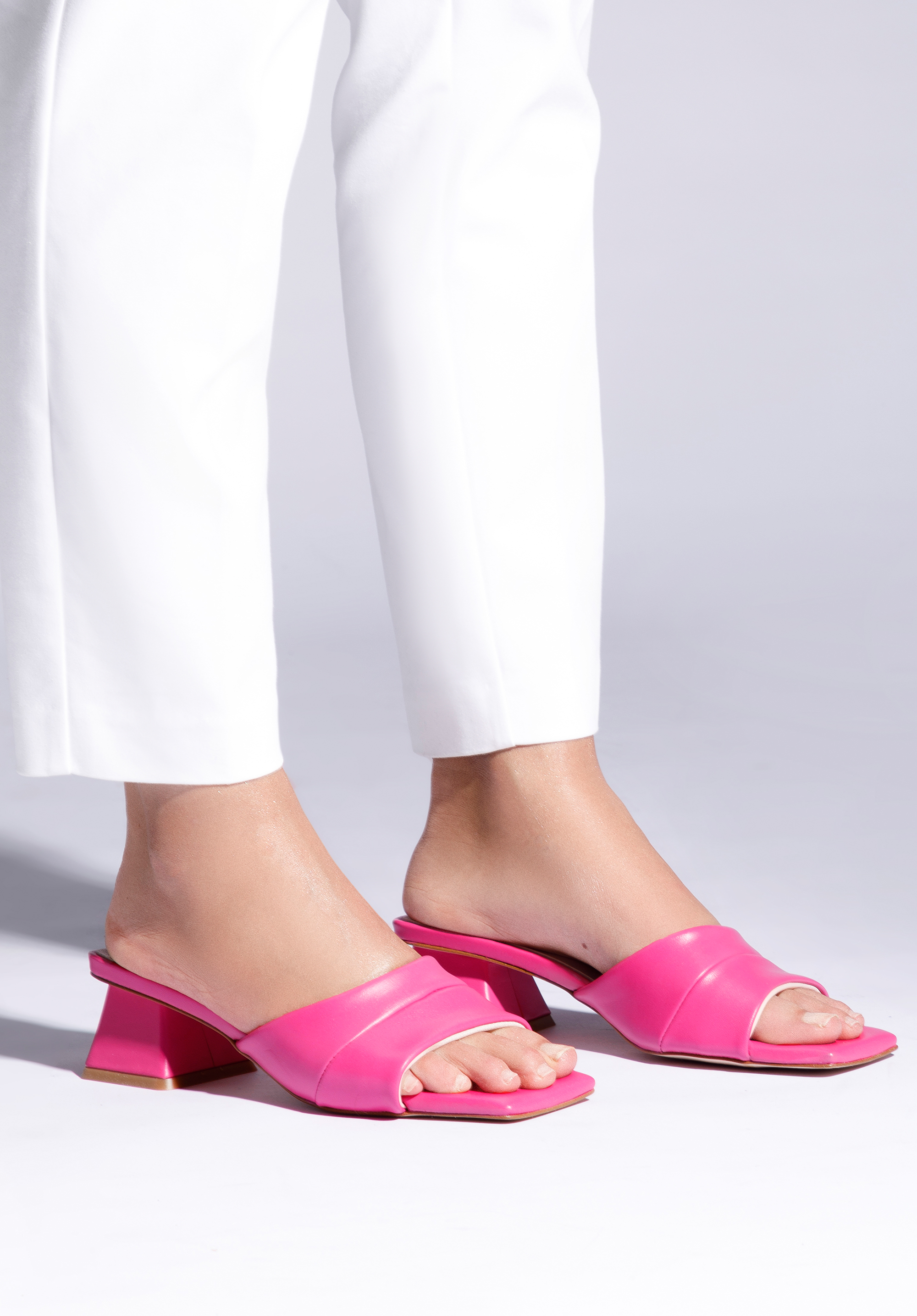Pantoletten für Damen aus weichem Leder, rosa, 96-D-301-P-36, Bild 1