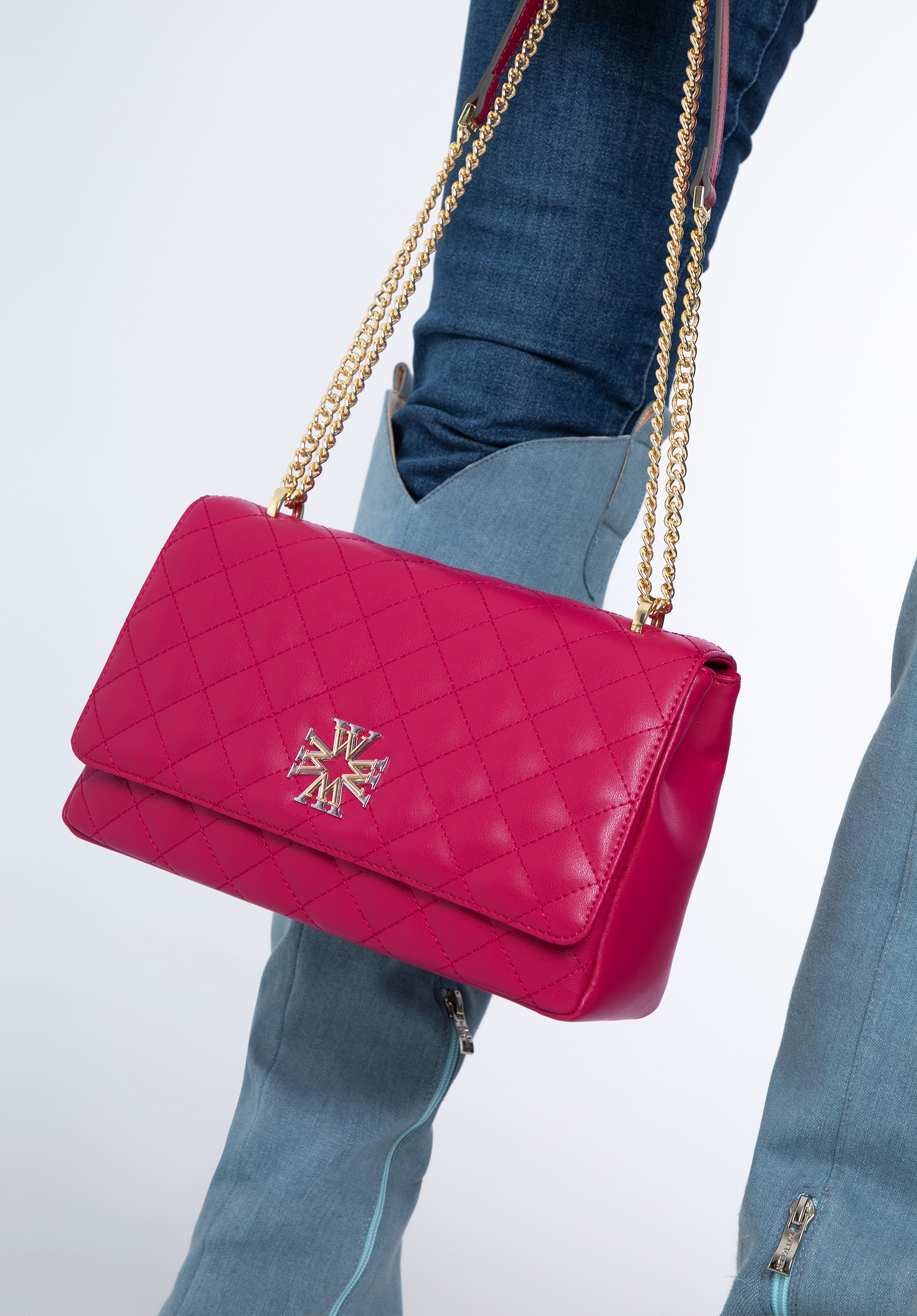 Umhängetasche für Damen aus Leder mit dekorativem Monogramm, rosa, 97-4E-608-P, Bild 1