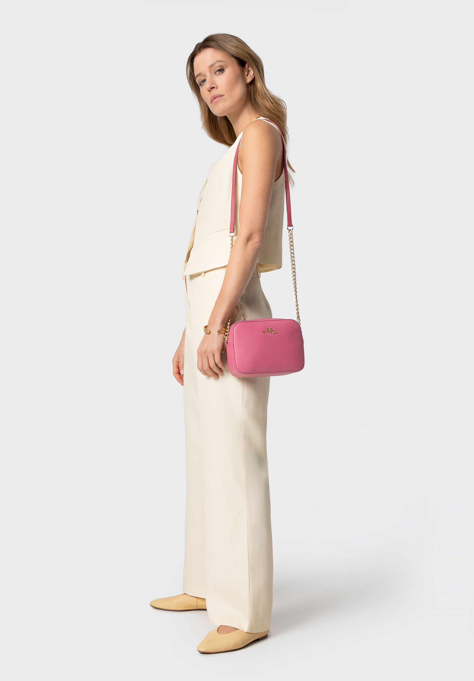 Umhängetasche aus Saffiano-Leder mit Kette, rosa, 29-4E-019-P, Bild 1