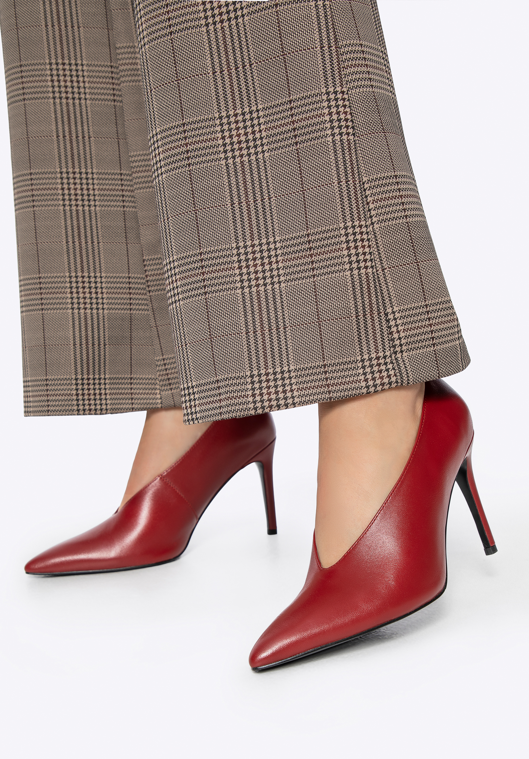 Damen-Stilettos aus Leder mit V-Ausschnitt, rot, 101-D-954-3-36, Bild 1