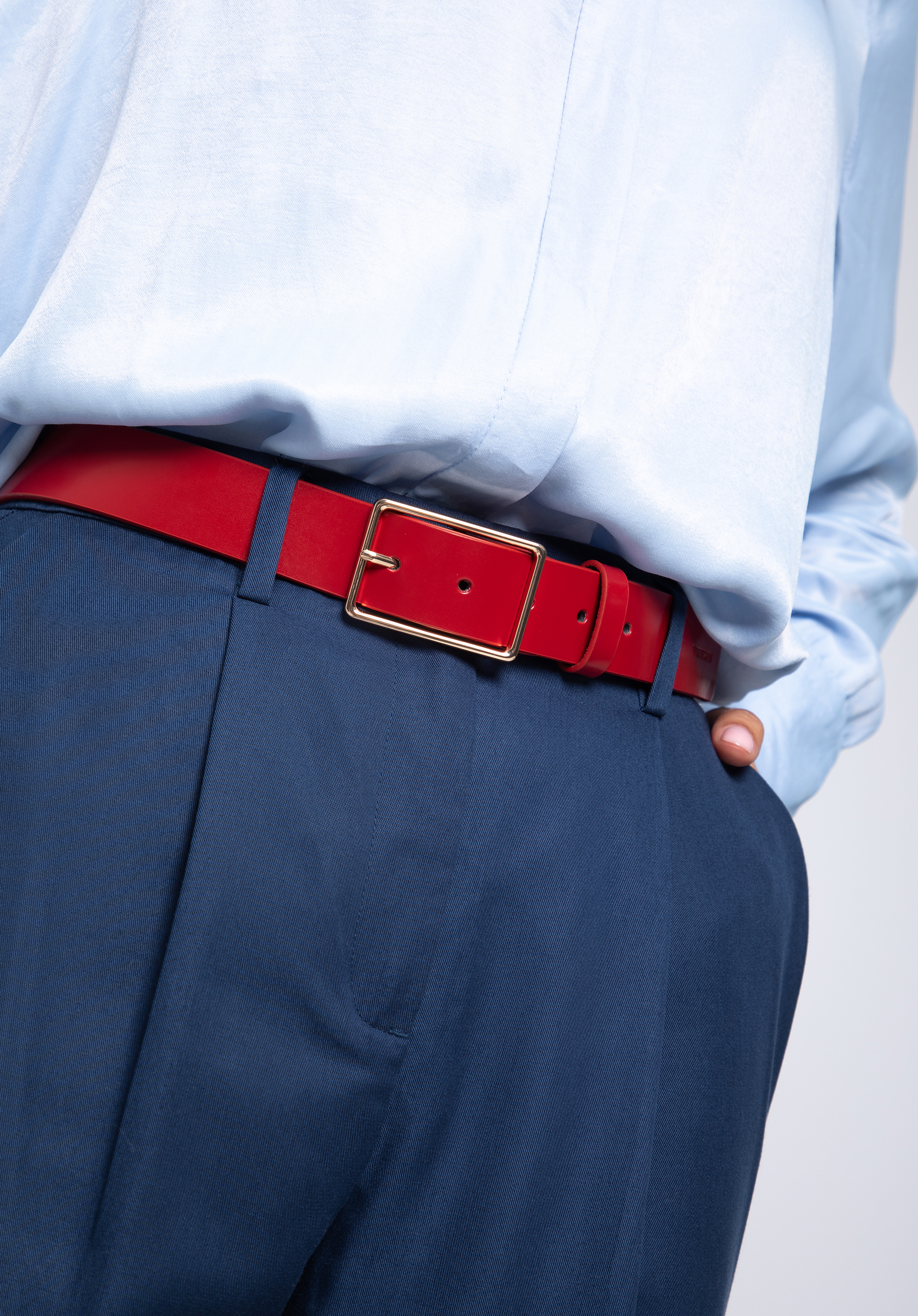roter minimalistischer Ledergürtel für Damen