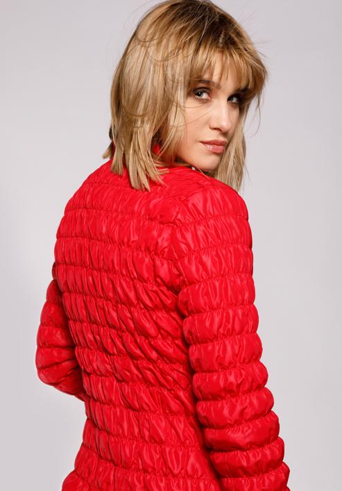 Jachetă de damă matlasată și șifonată, roșu, 92-9N-402-3-M, Fotografie 3