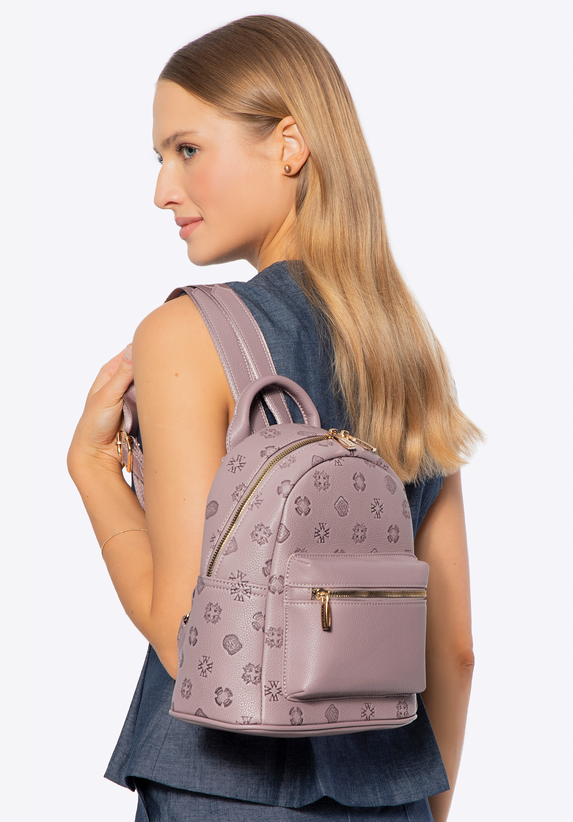 Жіночий рюкзак з тисненої екошкіри блякло-рожевий