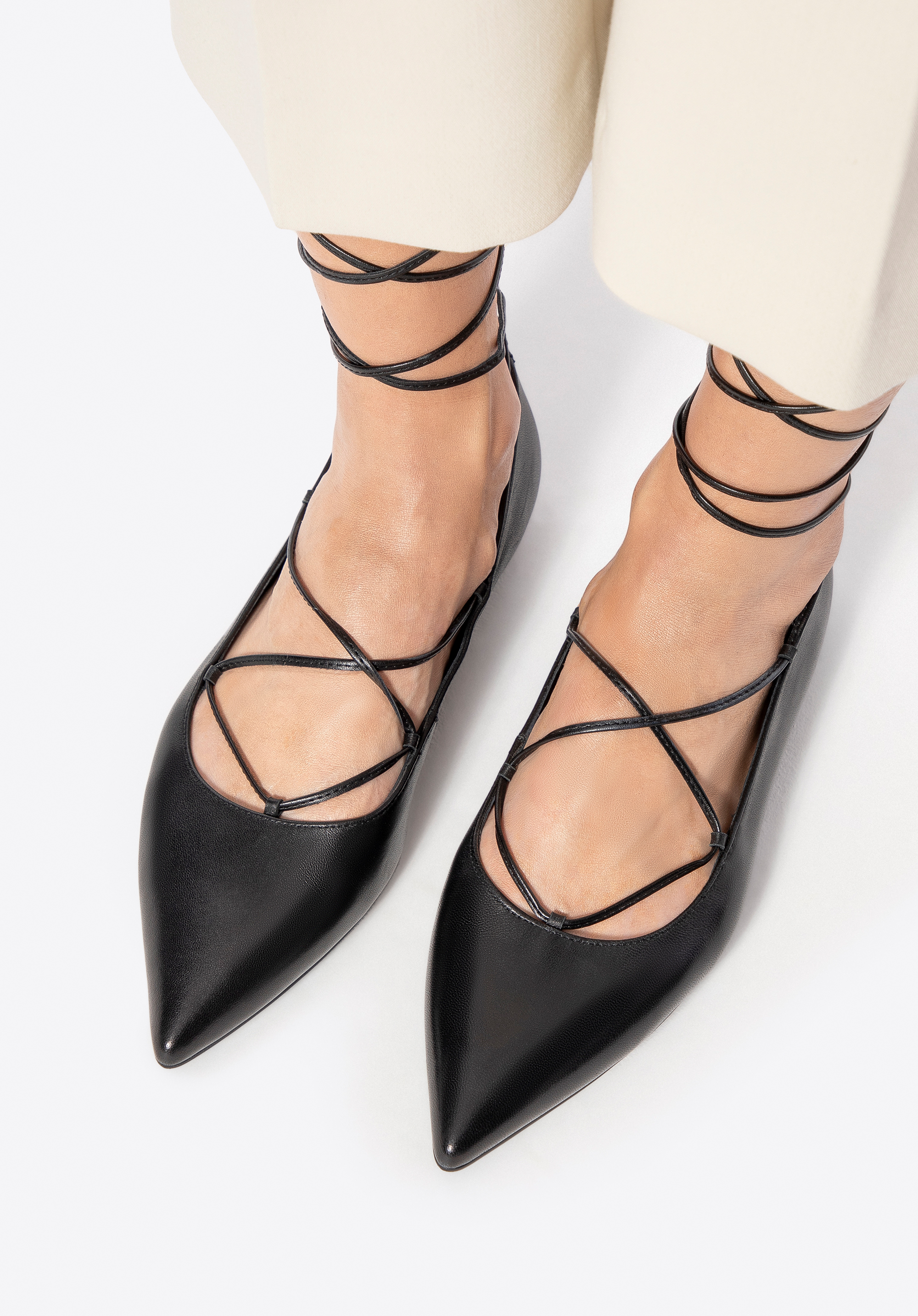 Ballerinas aus Naturleder mit spitzer Schuhspitze, schwarz, 100-D-501-1-35, Bild 1